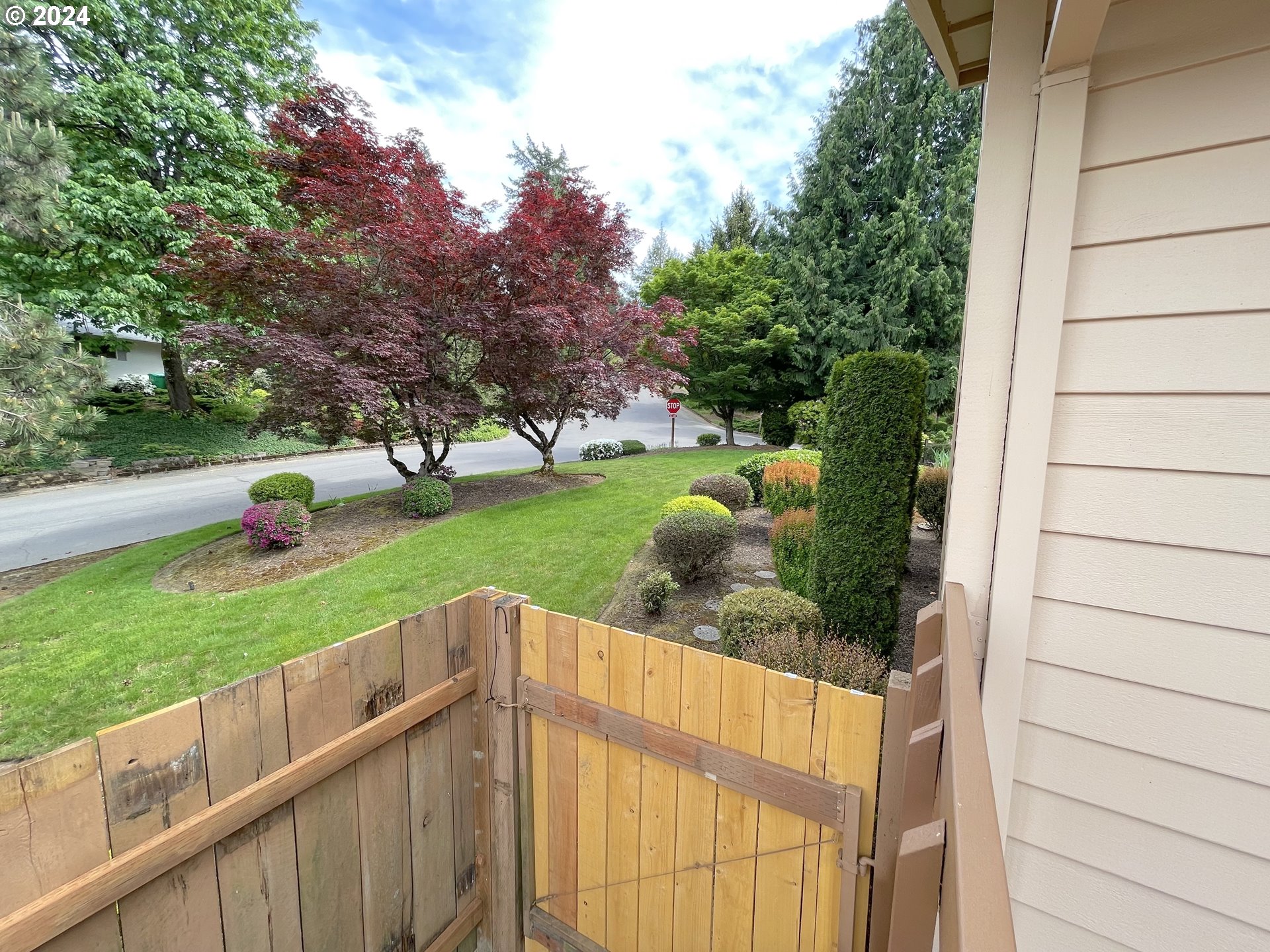 23533 NE HOLLADAY PL