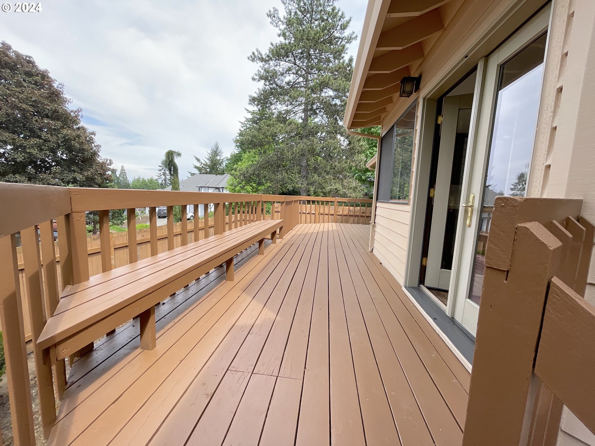 23533 NE HOLLADAY PL