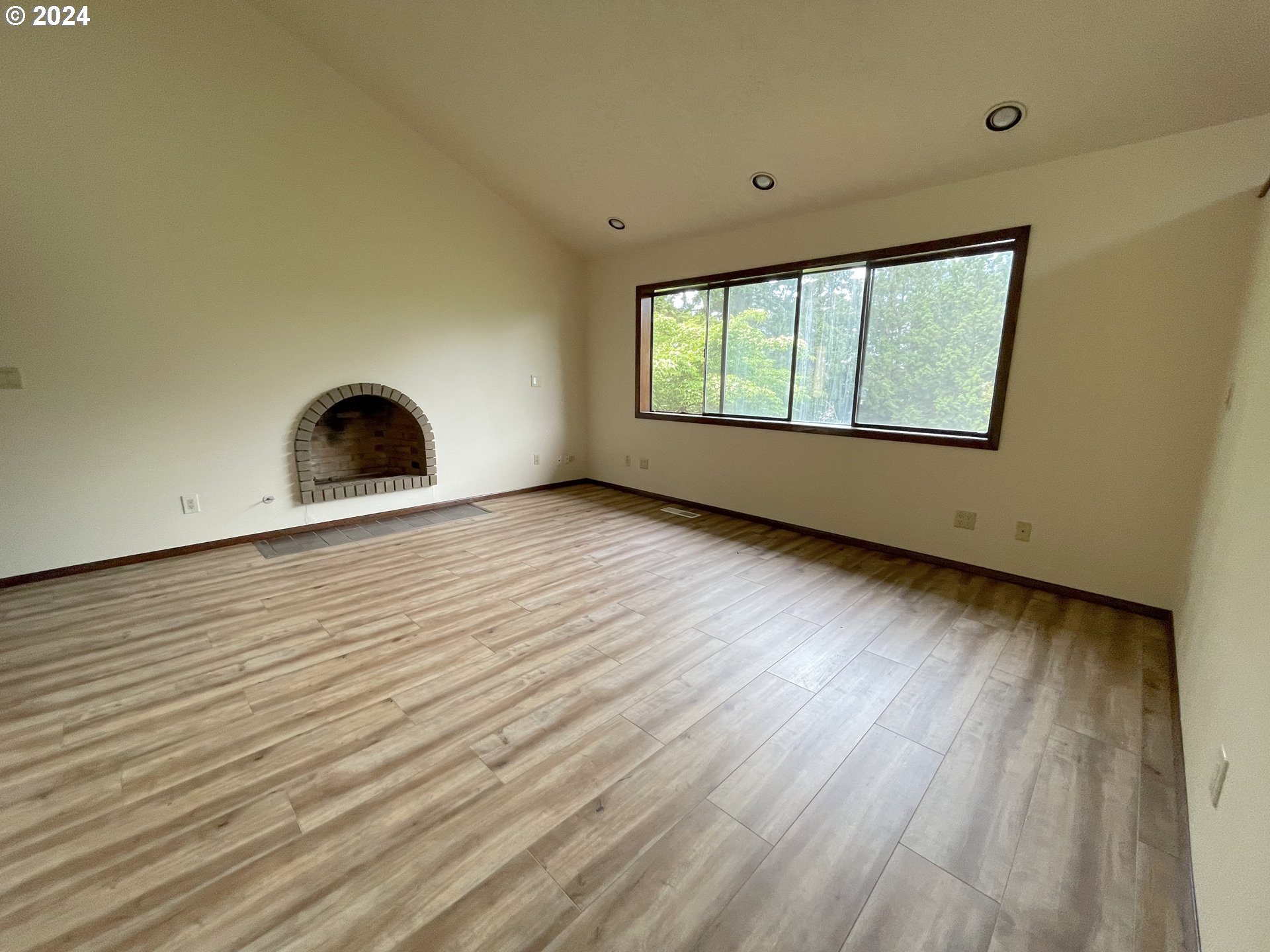 23533 NE HOLLADAY PL