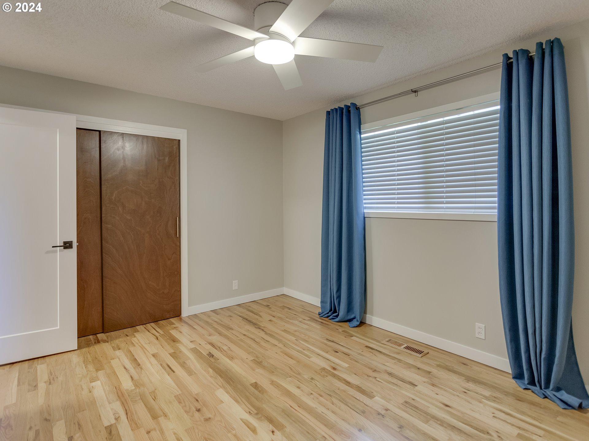 925 SE WASHINGTON ST