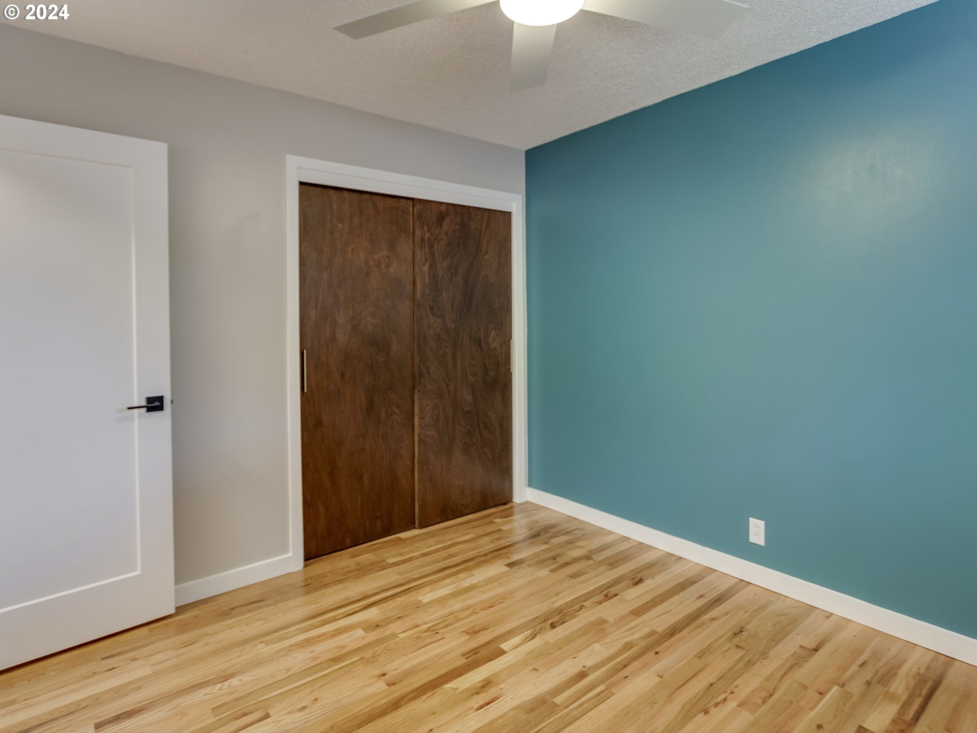 925 SE WASHINGTON ST