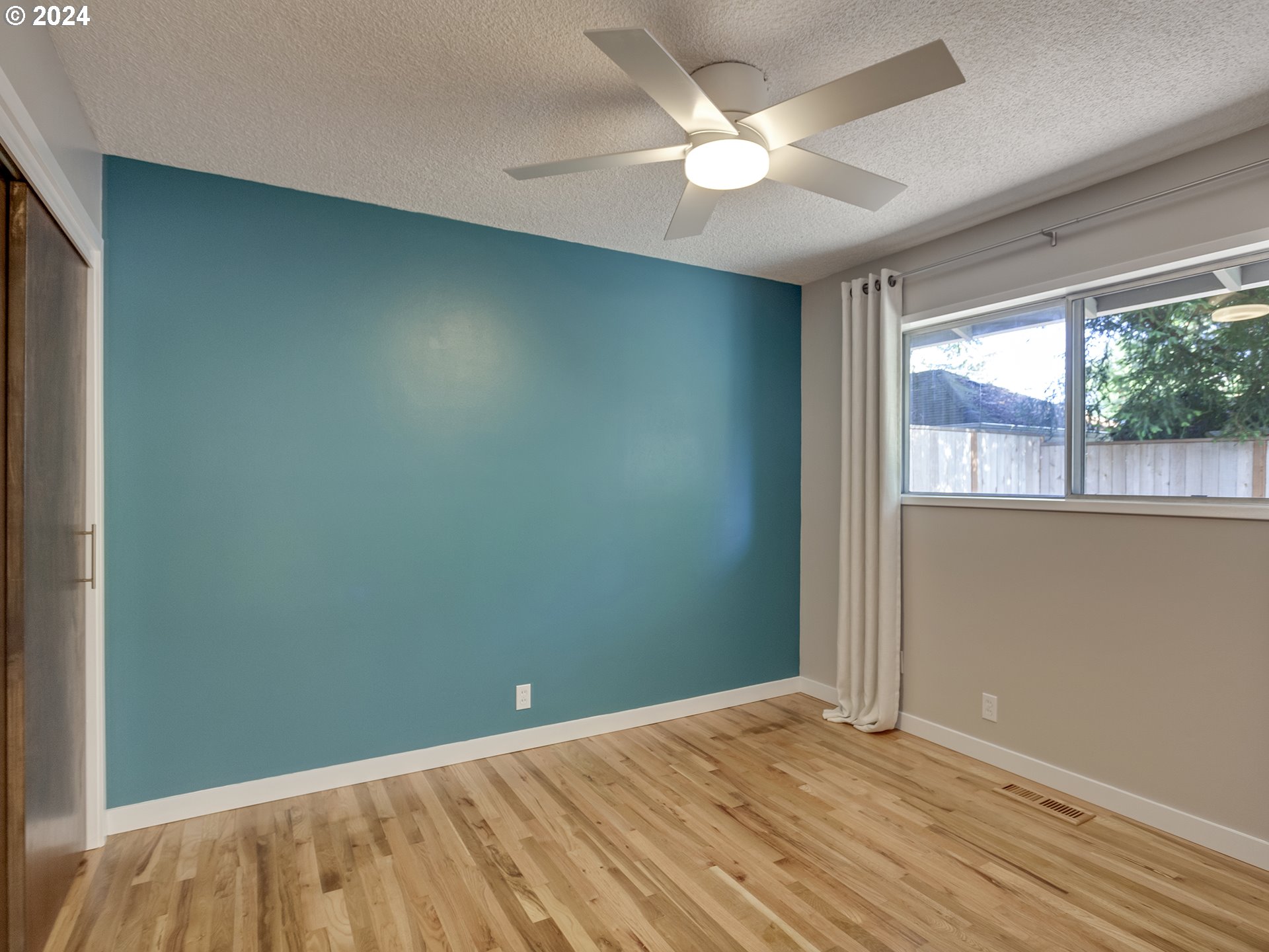 925 SE WASHINGTON ST