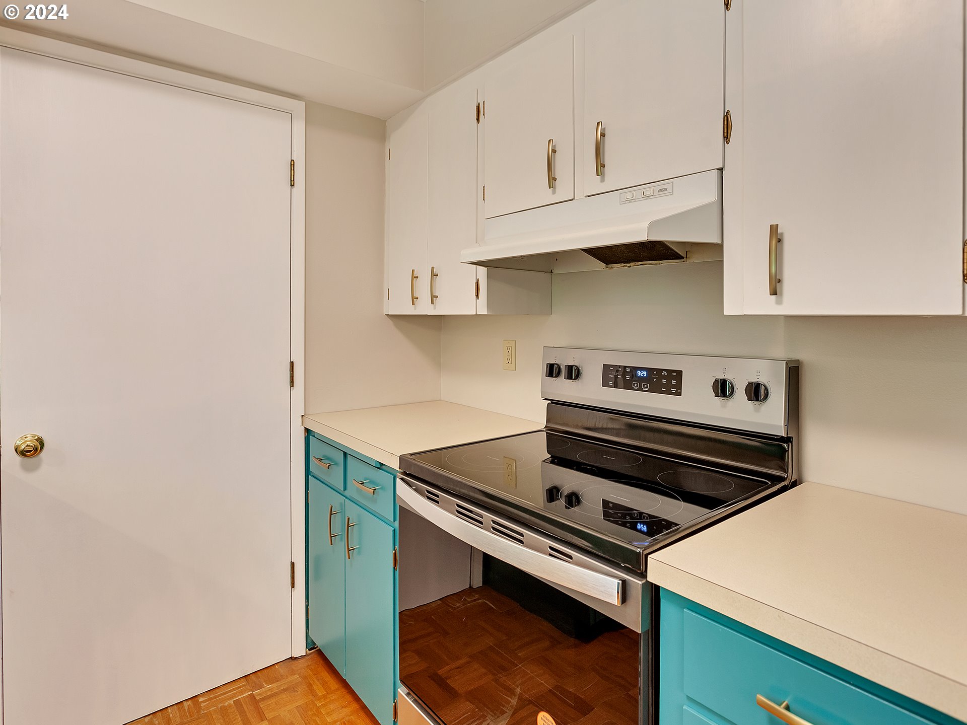 925 SE WASHINGTON ST