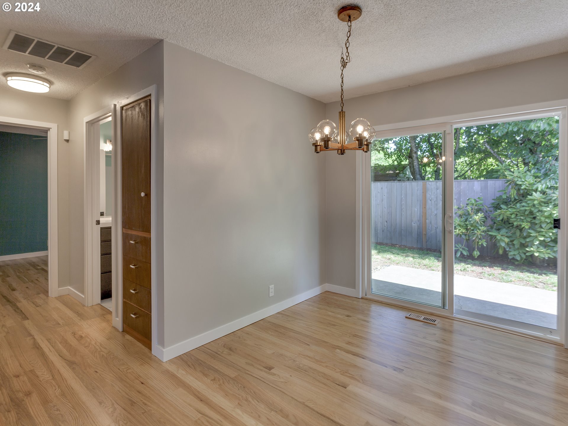 925 SE WASHINGTON ST