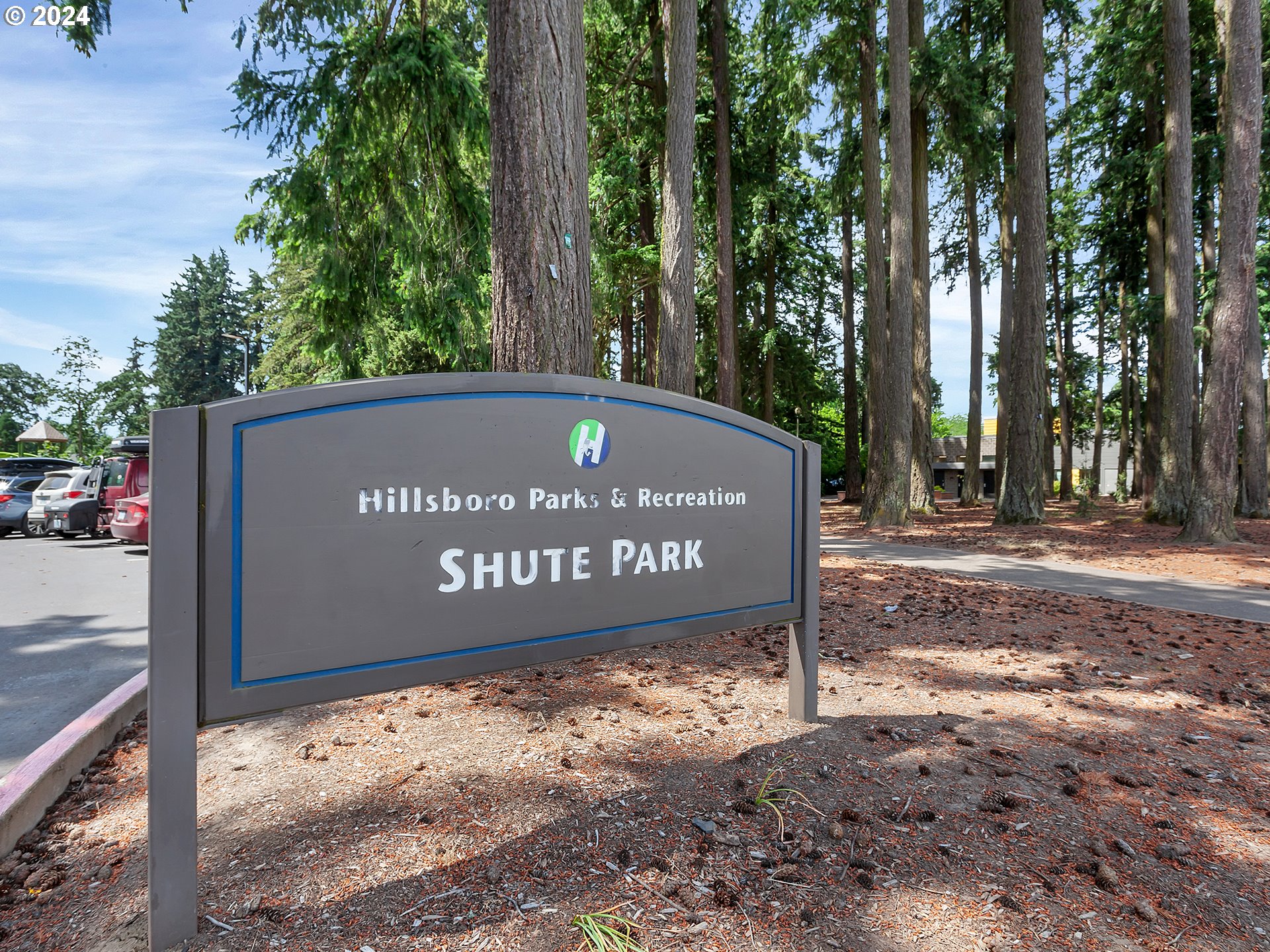 925 SE WASHINGTON ST