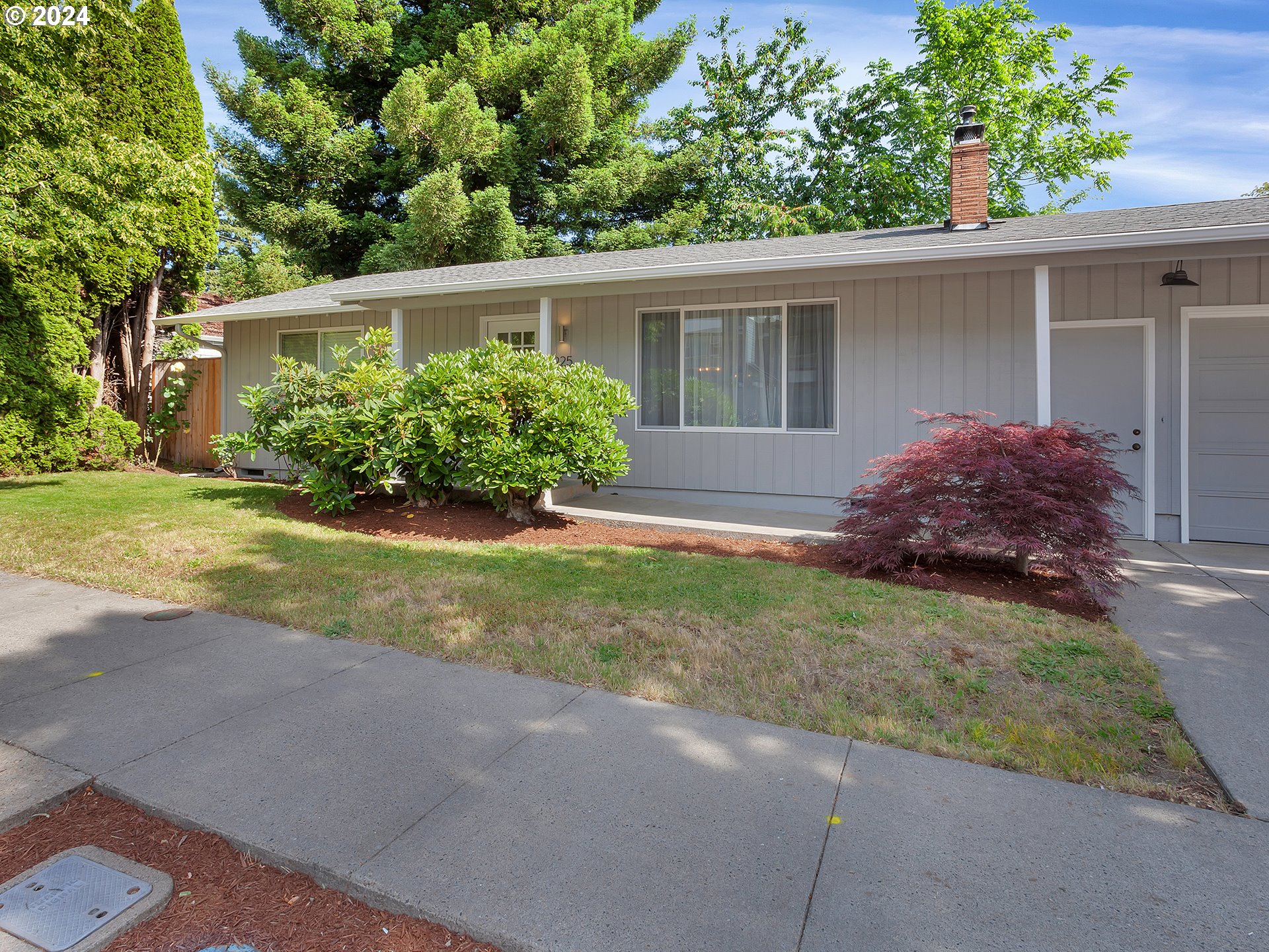 925 SE WASHINGTON ST