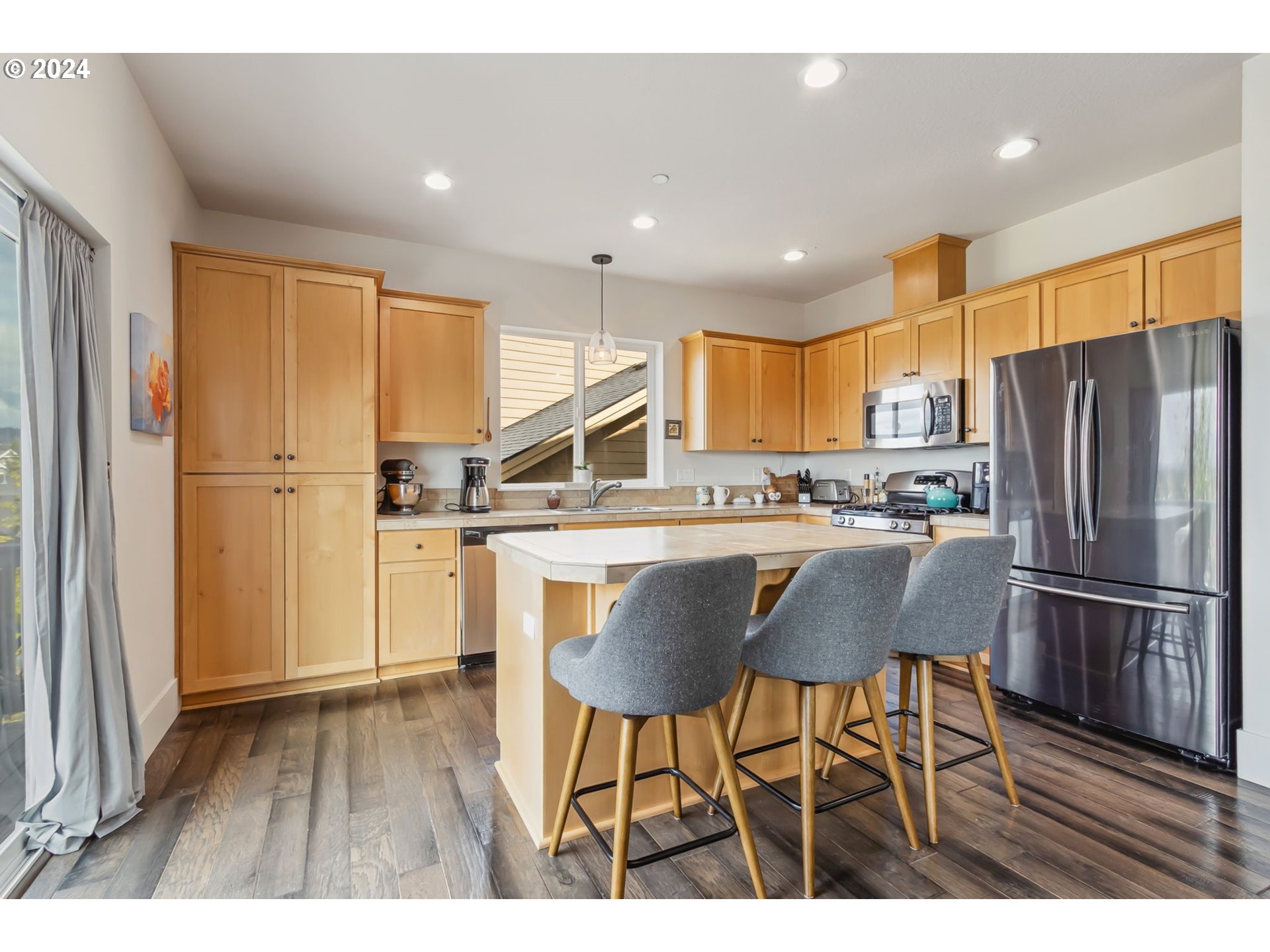 139 N HIGH TEE CT