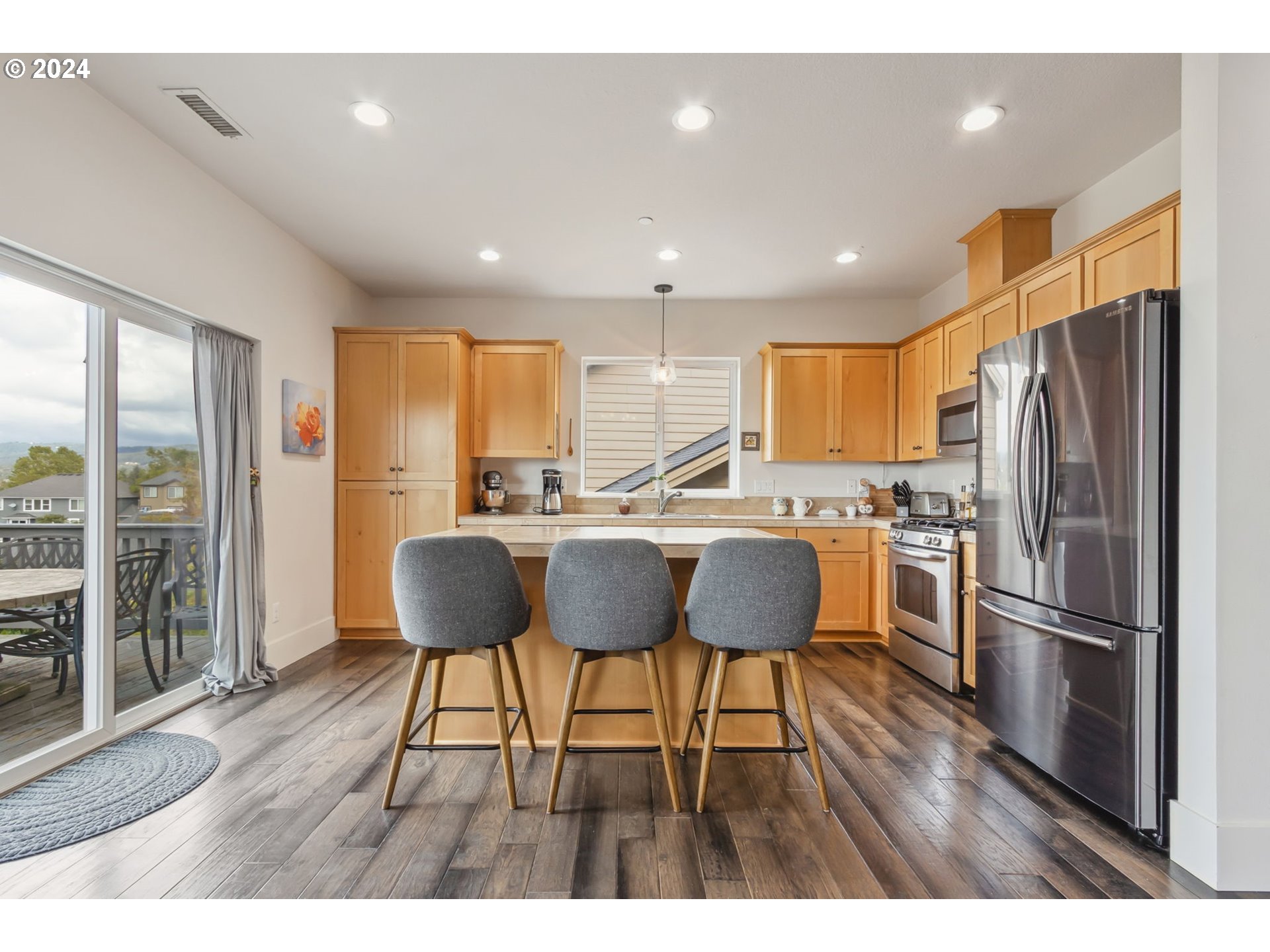 139 N HIGH TEE CT