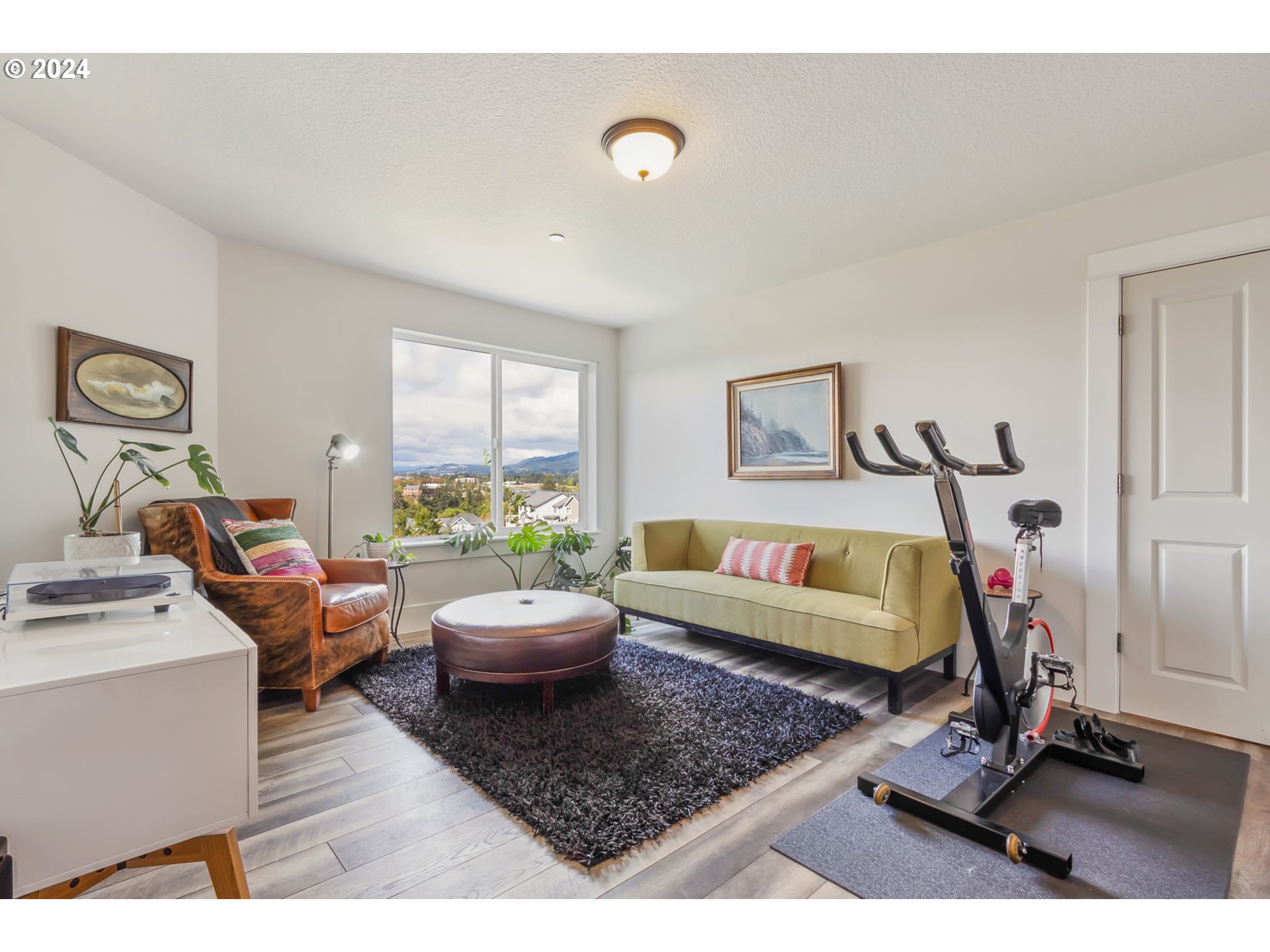 139 N HIGH TEE CT
