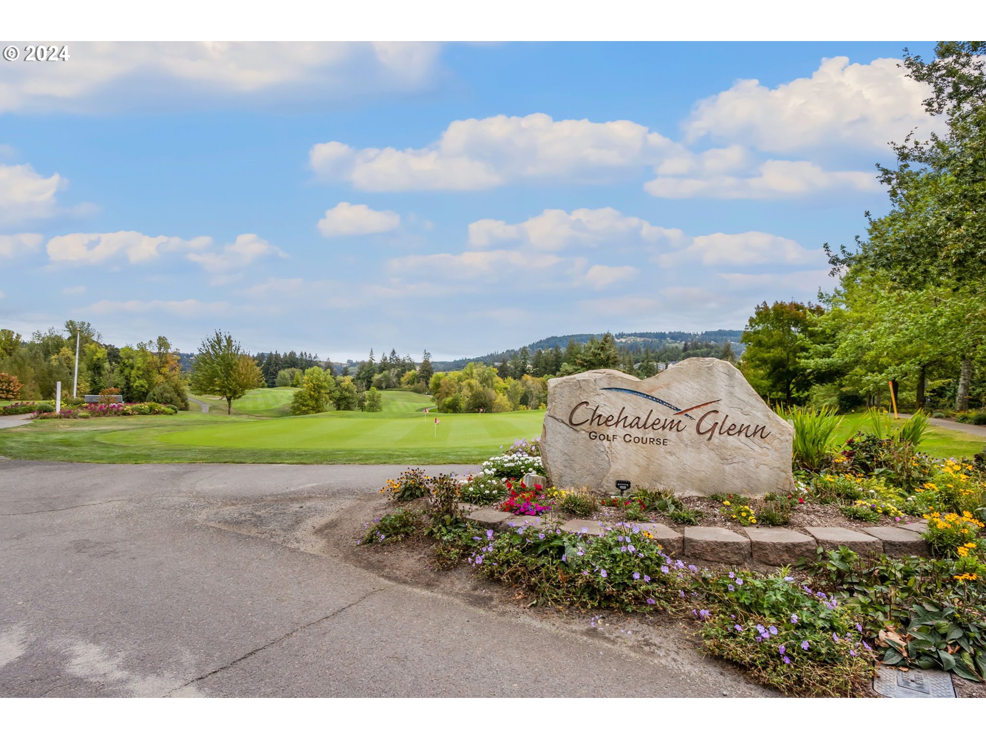 139 N HIGH TEE CT