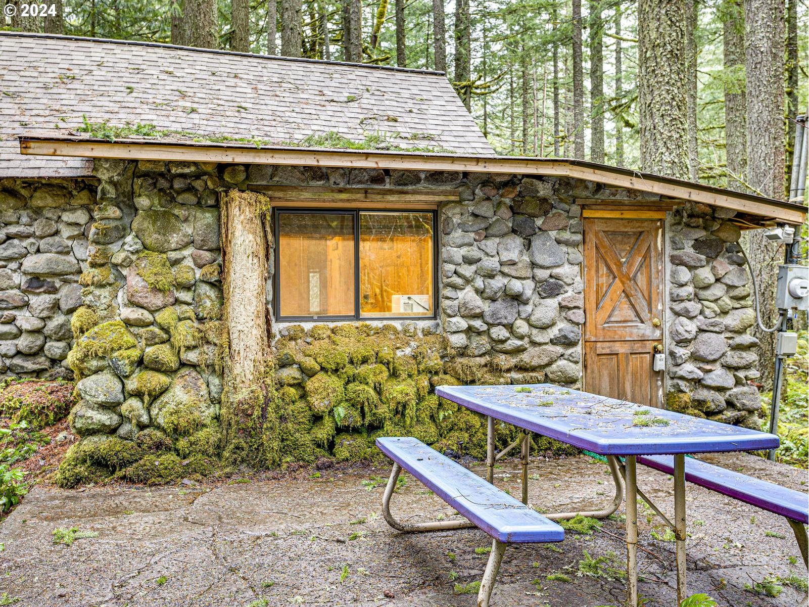 75402 E ZIG ZAG MOUNTAIN RD