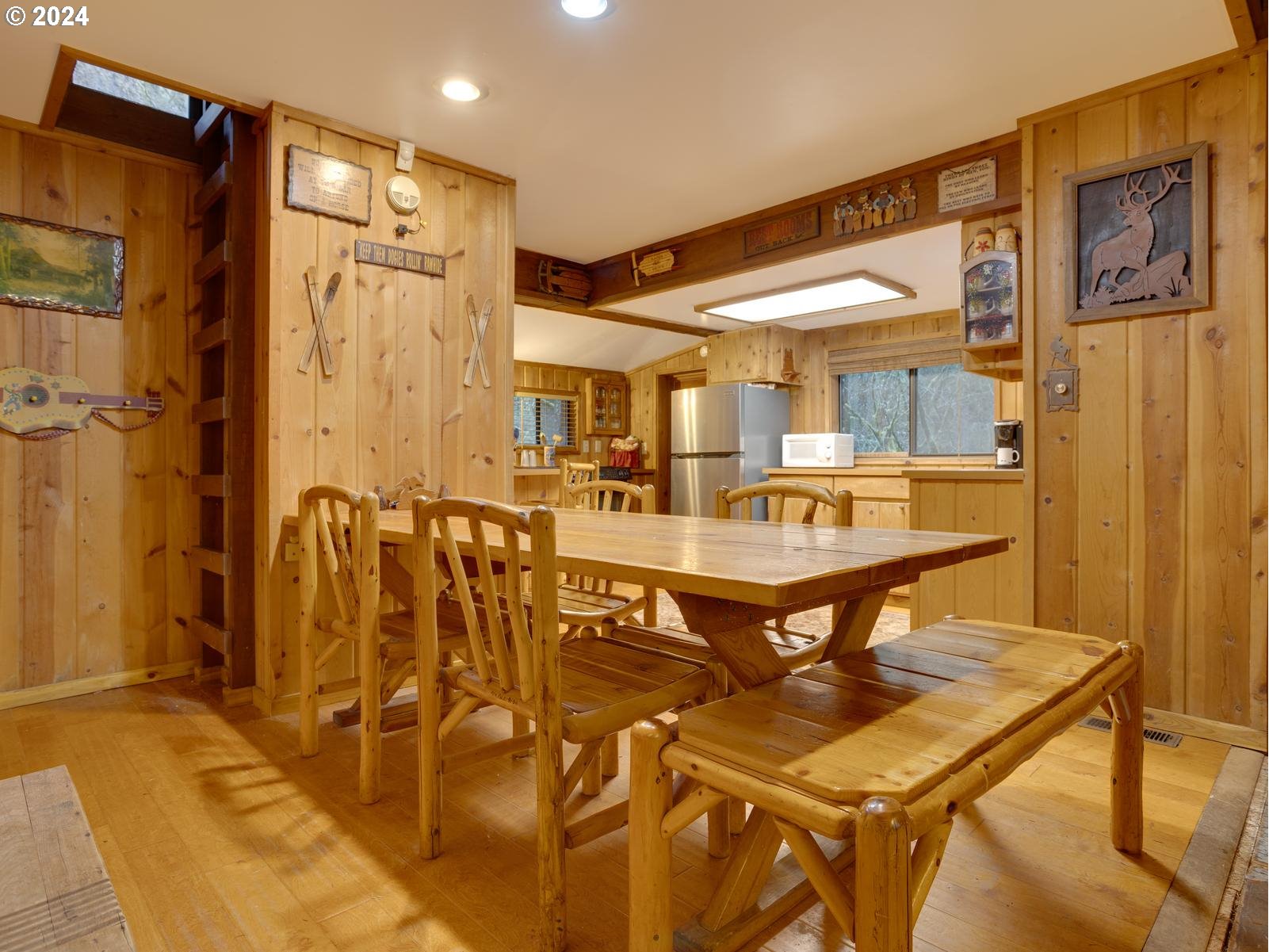 75402 E ZIG ZAG MOUNTAIN RD