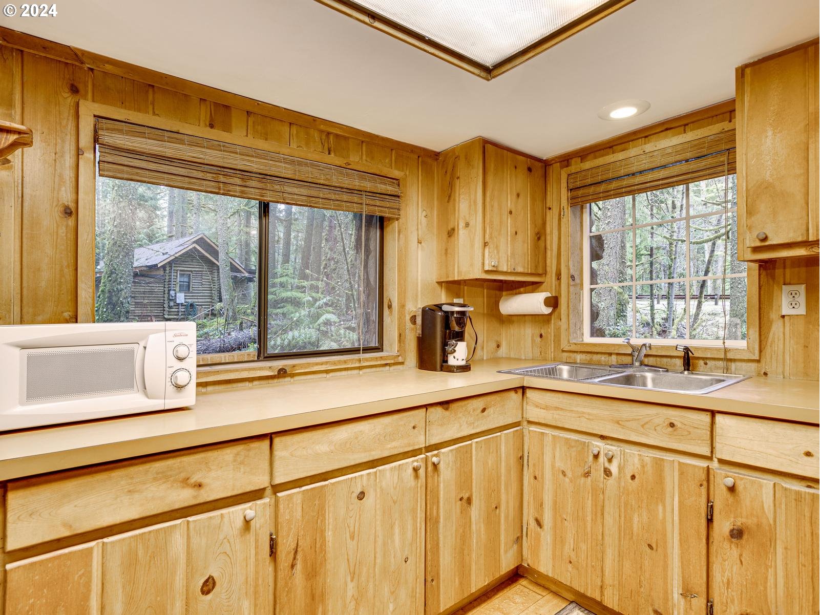 75402 E ZIG ZAG MOUNTAIN RD