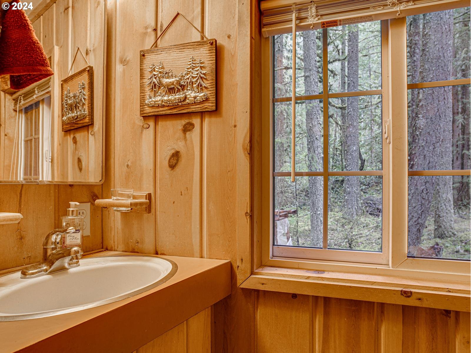 75402 E ZIG ZAG MOUNTAIN RD