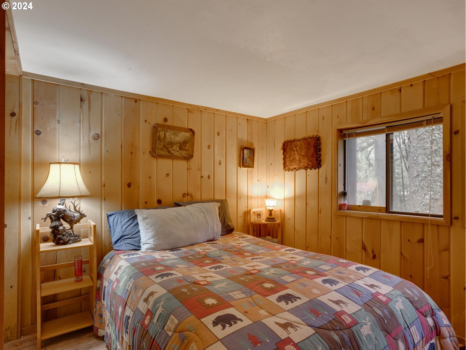 75402 E ZIG ZAG MOUNTAIN RD