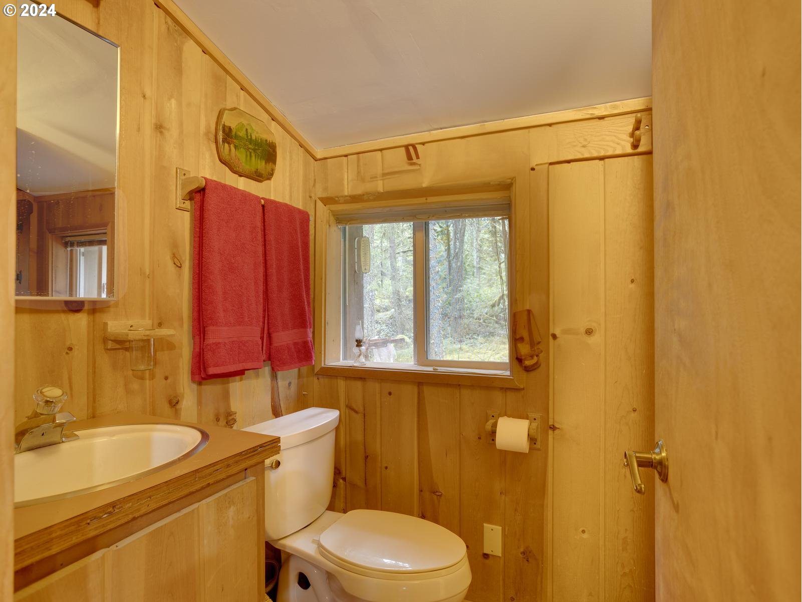 75402 E ZIG ZAG MOUNTAIN RD