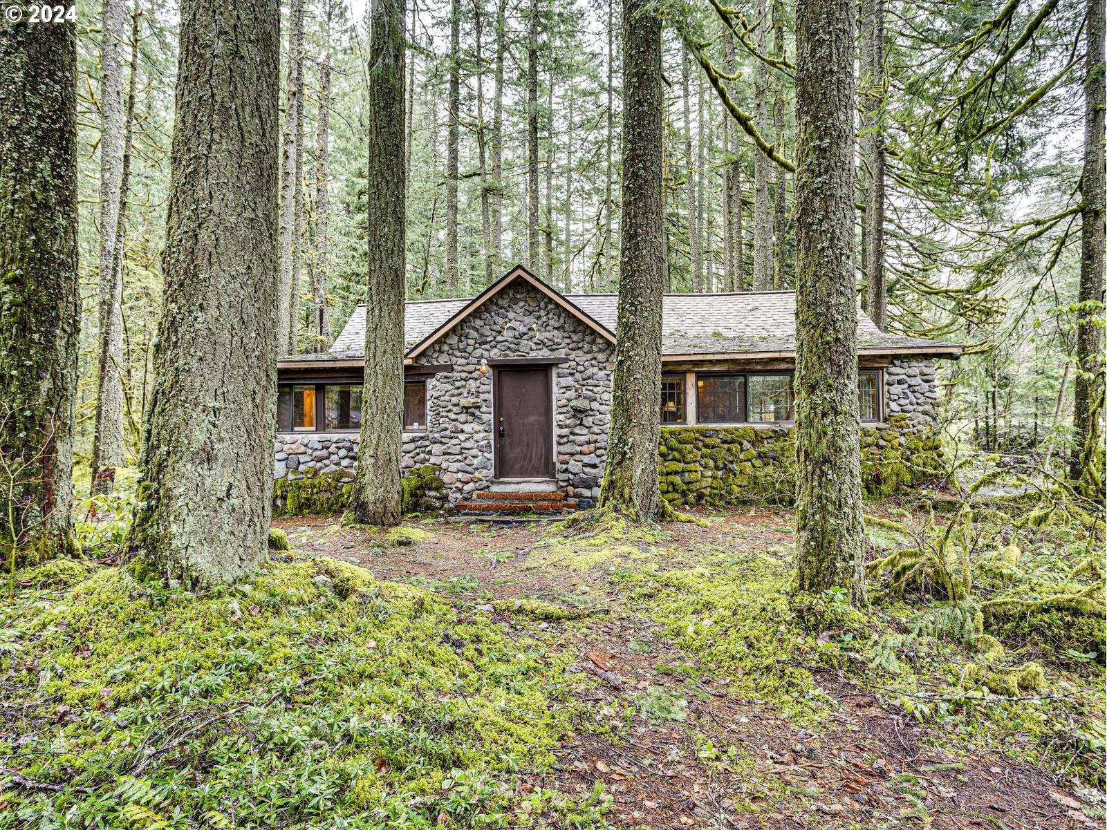 75402 E ZIG ZAG MOUNTAIN RD