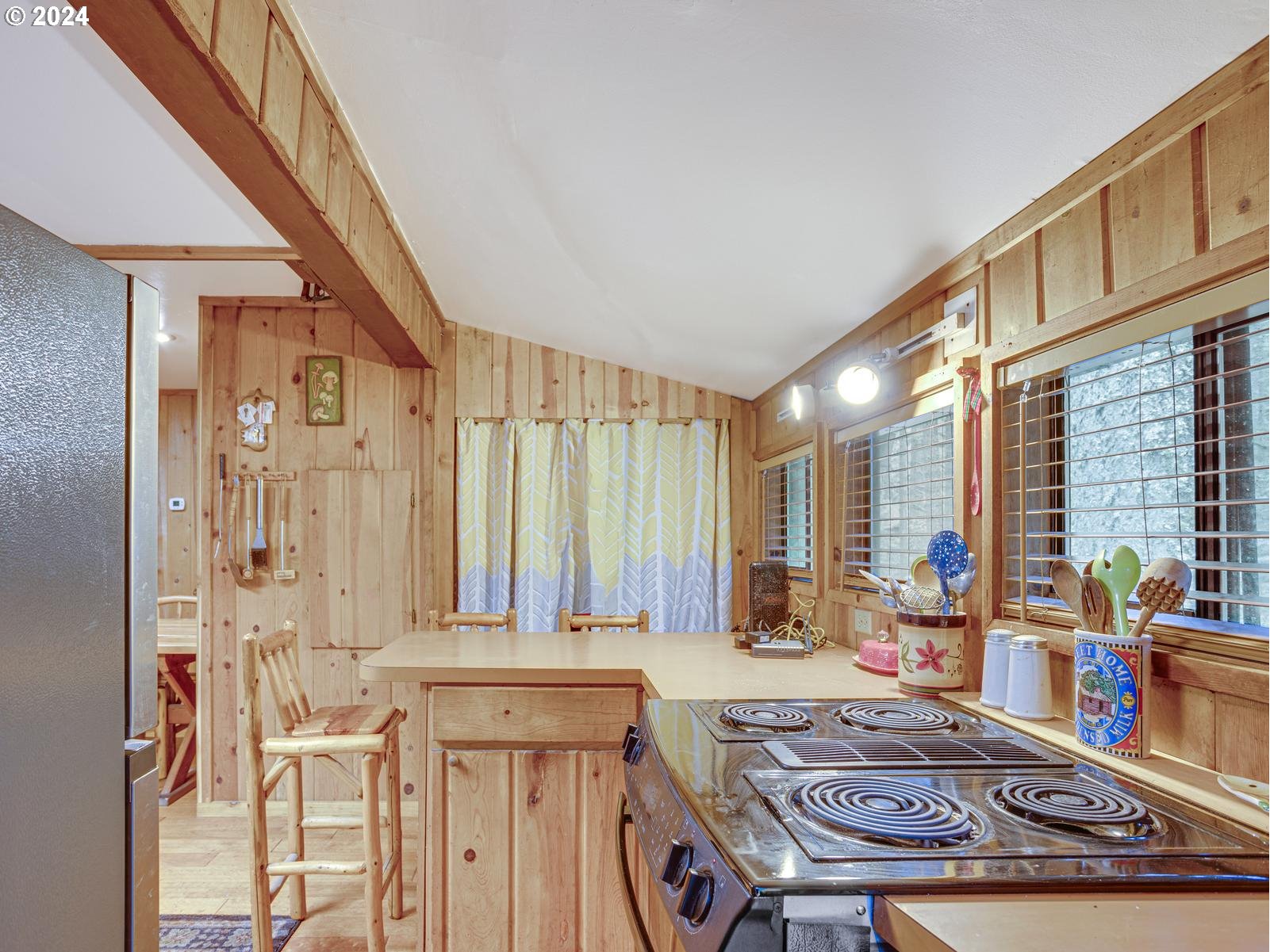 75402 E ZIG ZAG MOUNTAIN RD