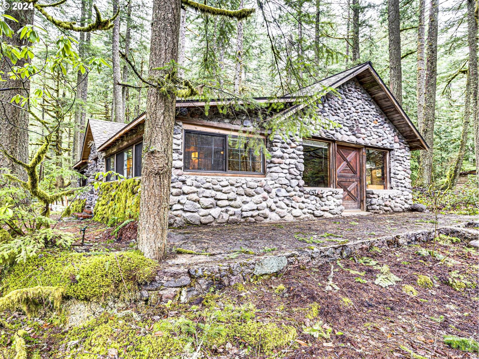 75402 E ZIG ZAG MOUNTAIN RD