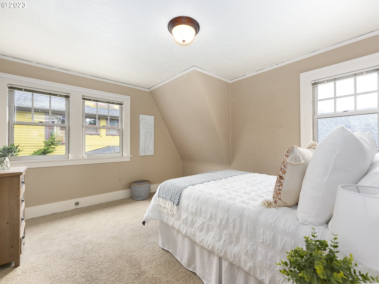 2317 NE CLACKAMAS ST