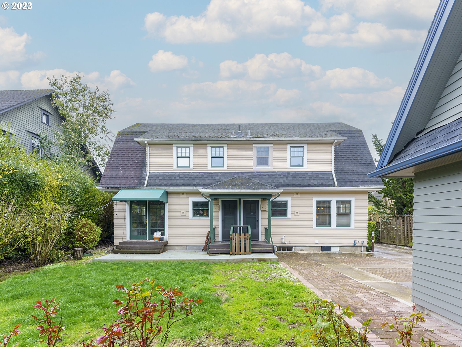 2317 NE CLACKAMAS ST