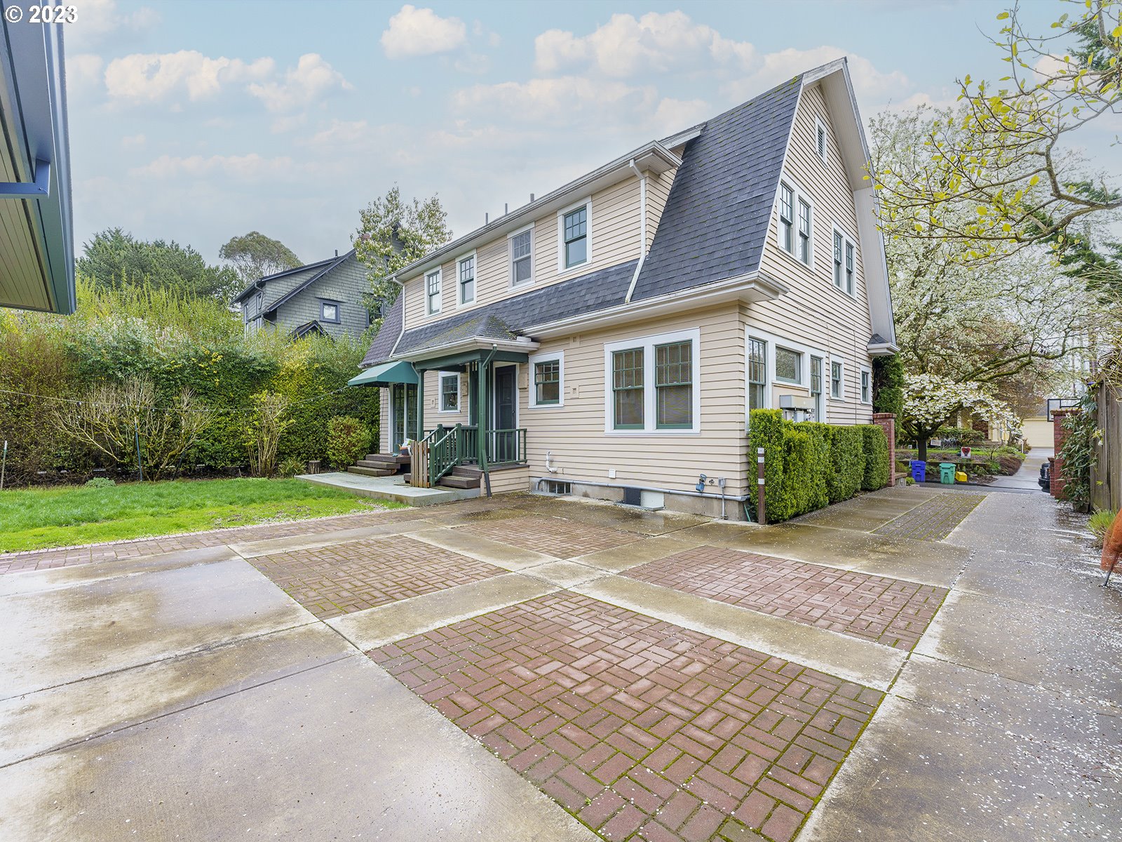 2317 NE CLACKAMAS ST