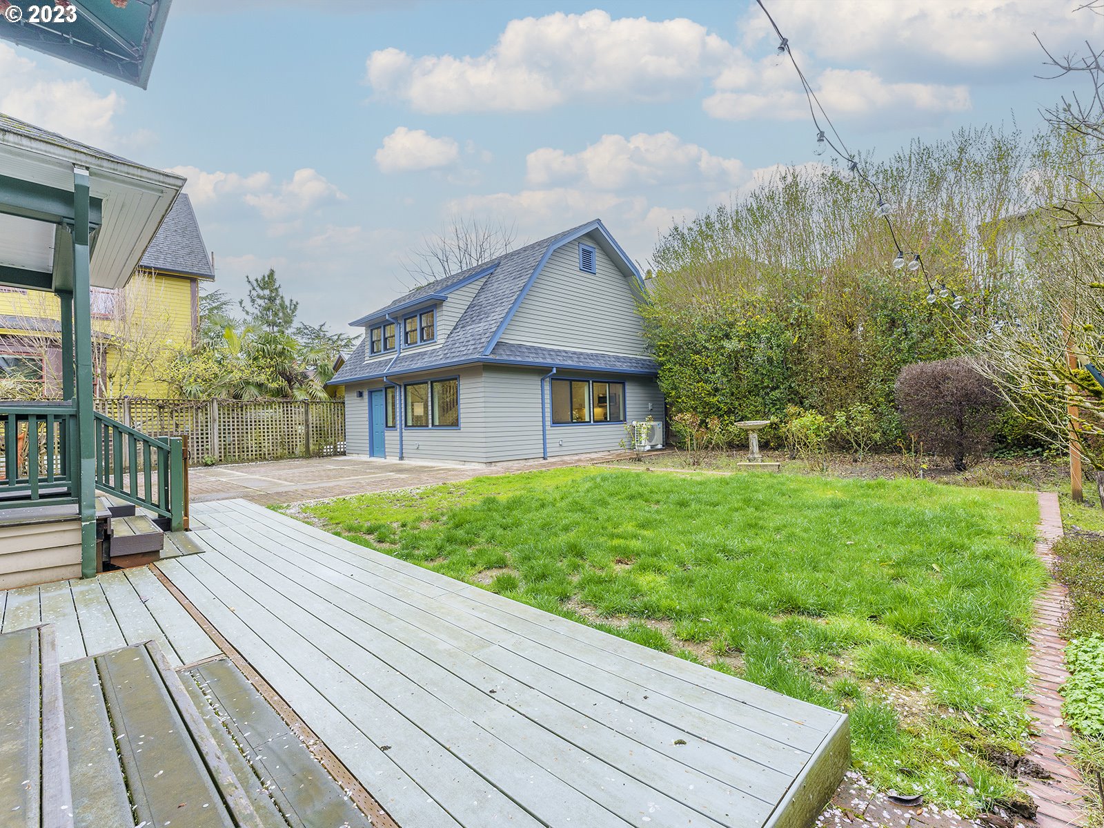 2317 NE CLACKAMAS ST