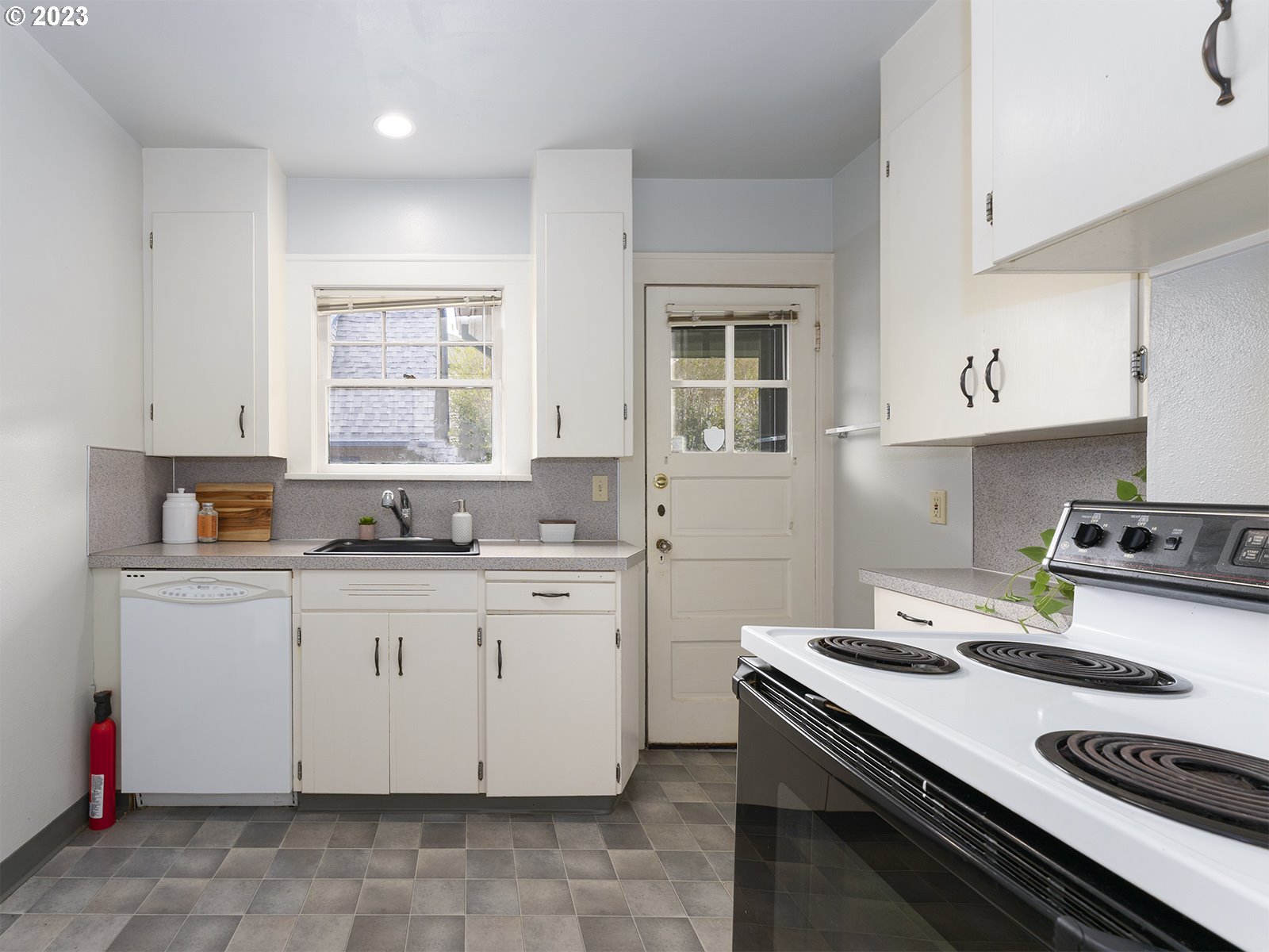 2317 NE CLACKAMAS ST