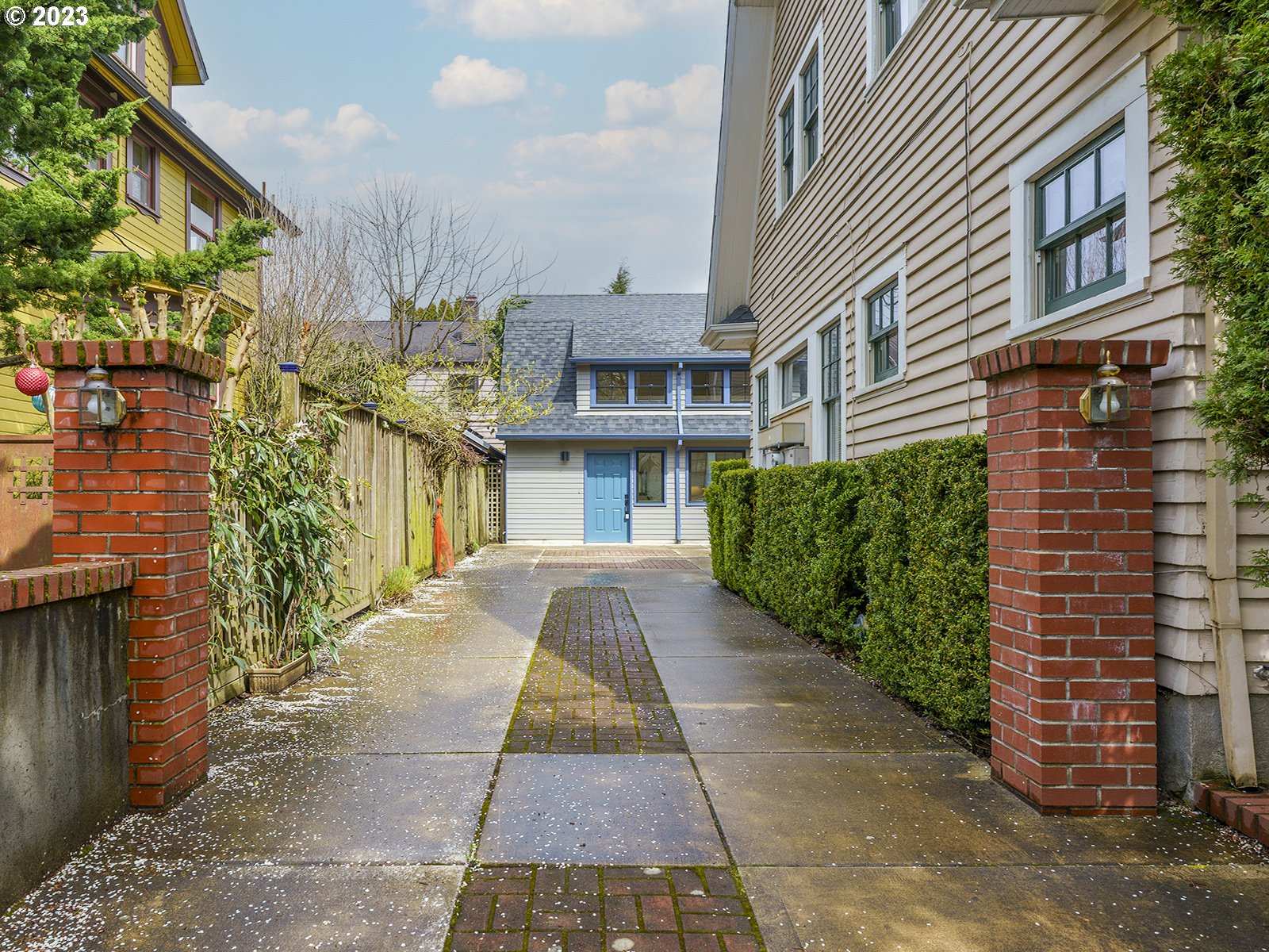 2317 NE CLACKAMAS ST