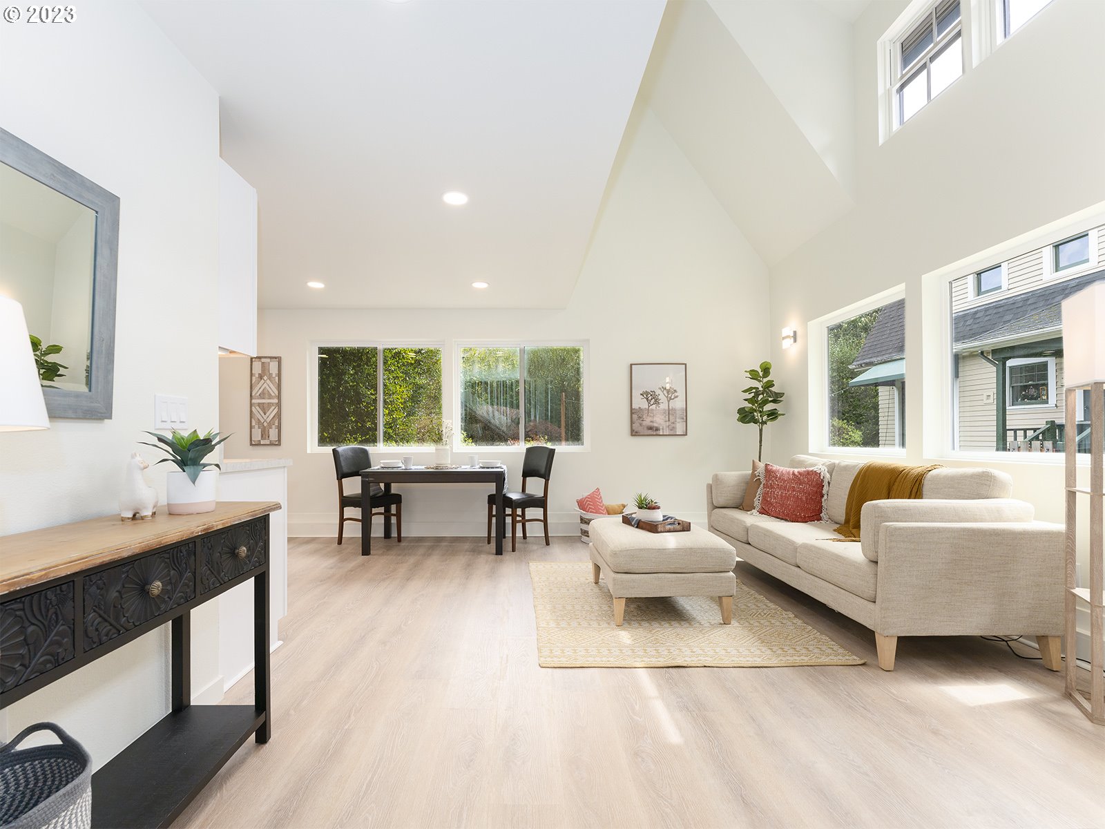 2317 NE CLACKAMAS ST