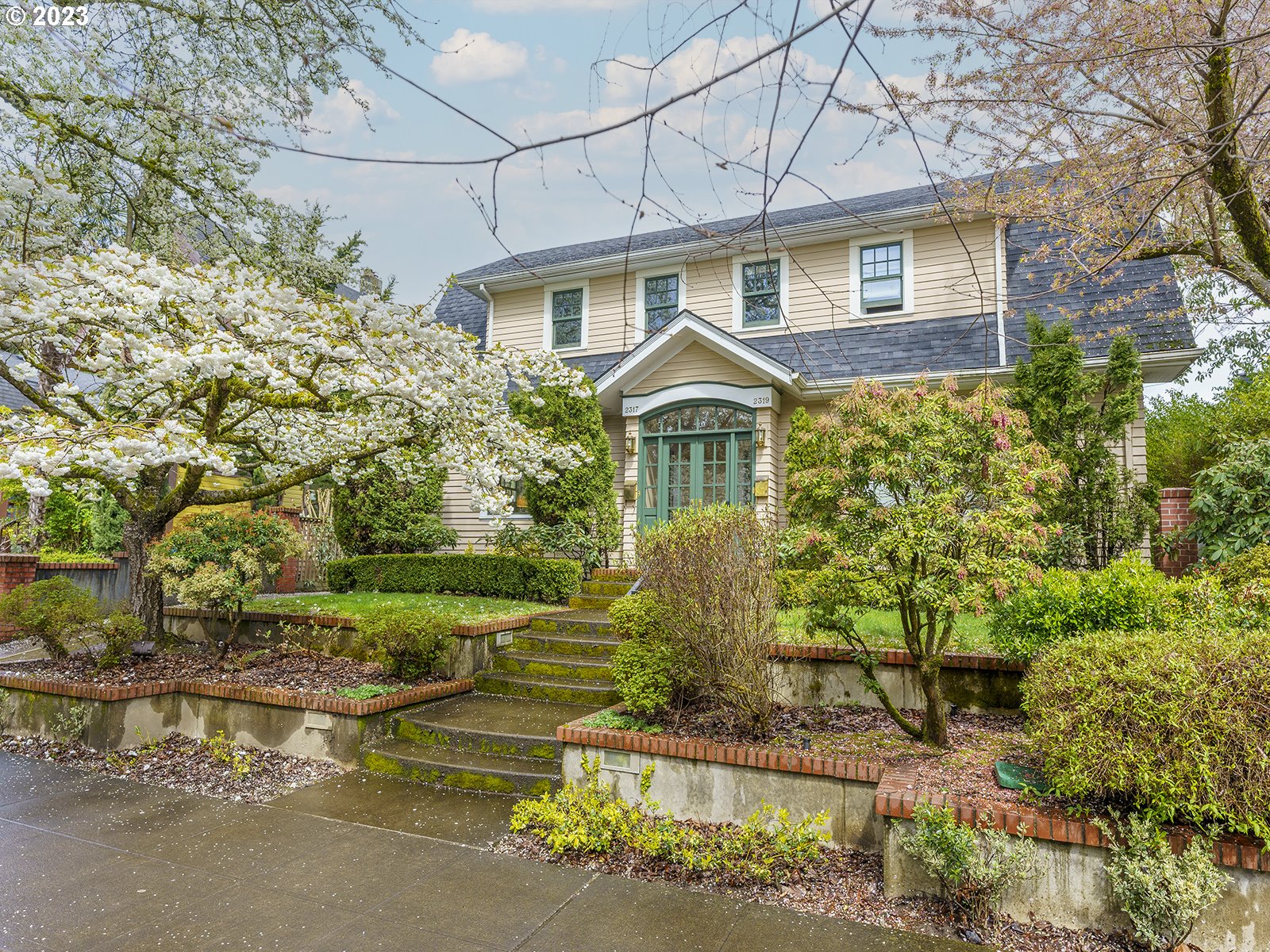 2317 NE CLACKAMAS ST