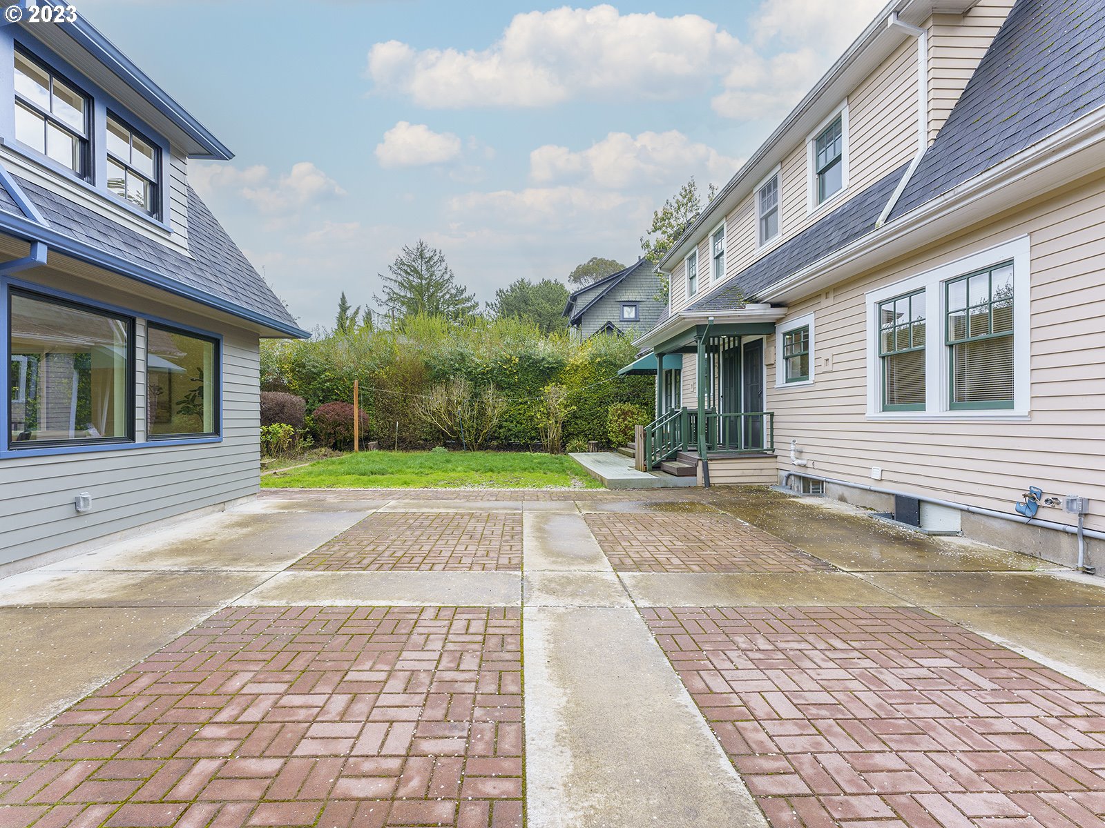 2317 NE CLACKAMAS ST