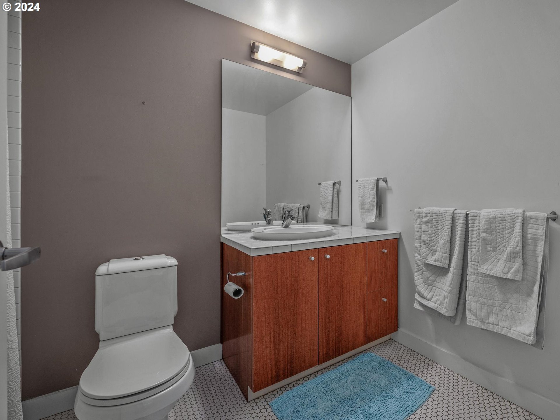 1926 W BURNSIDE ST 1515