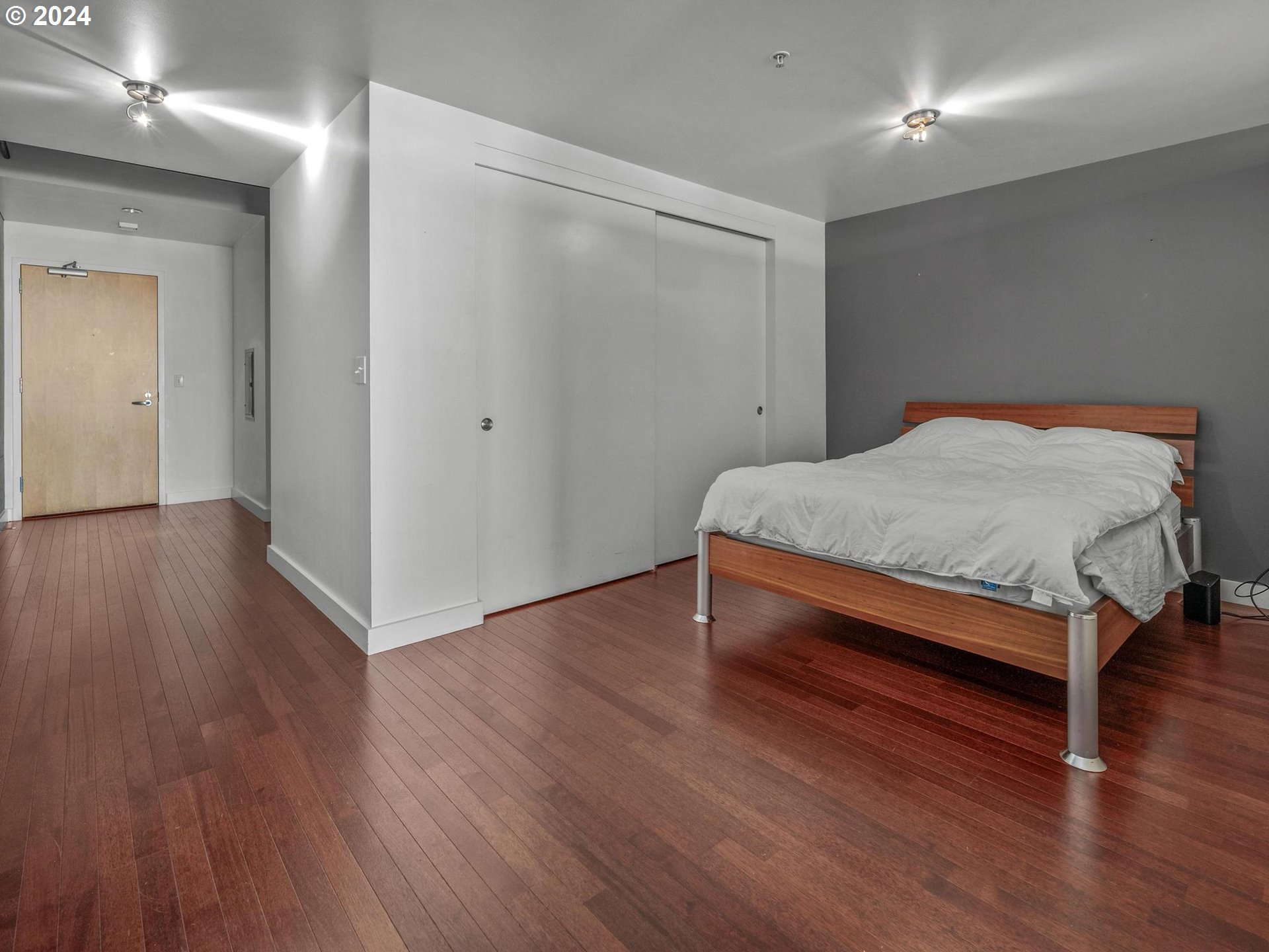 1926 W BURNSIDE ST 1515