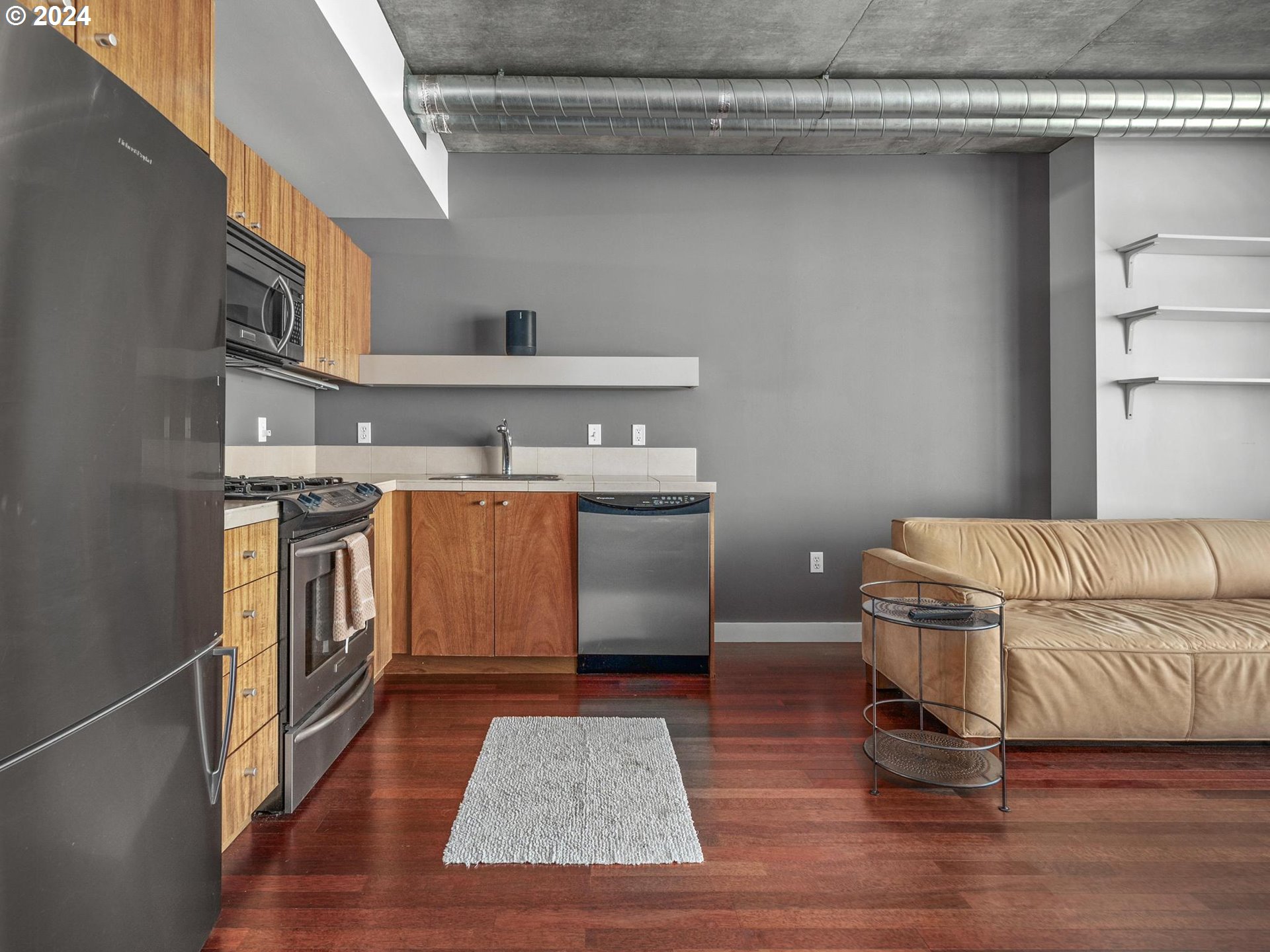 1926 W BURNSIDE ST 1515