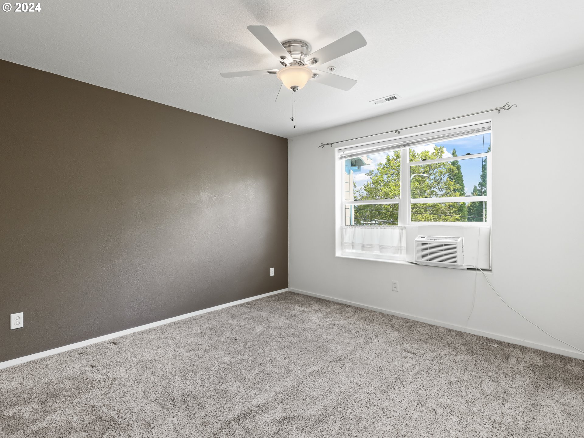 2004 NE CADBURY AVE 209