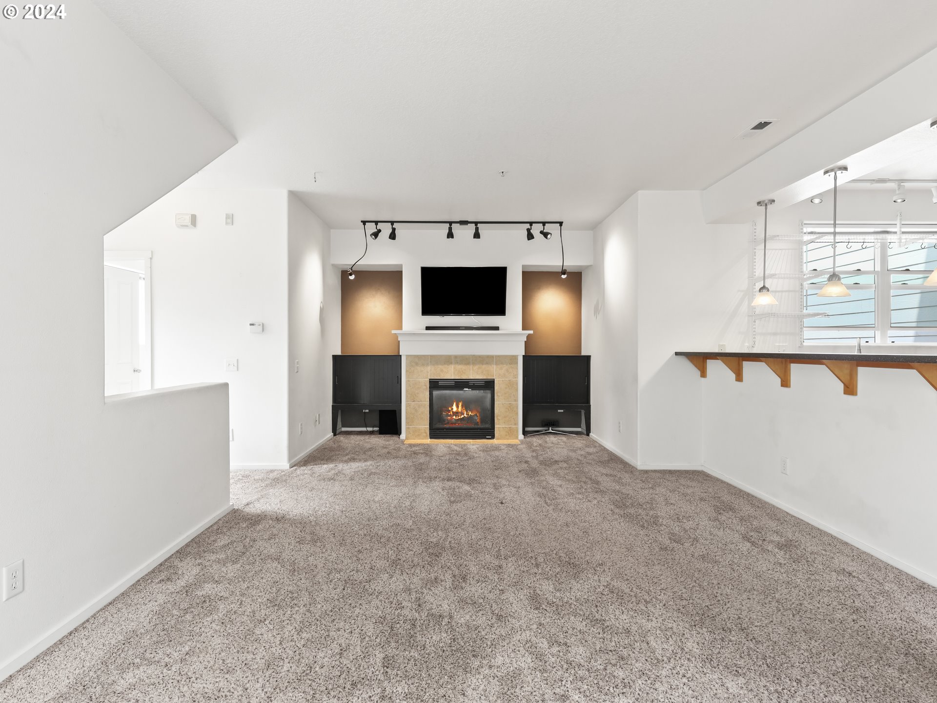 2004 NE CADBURY AVE 209