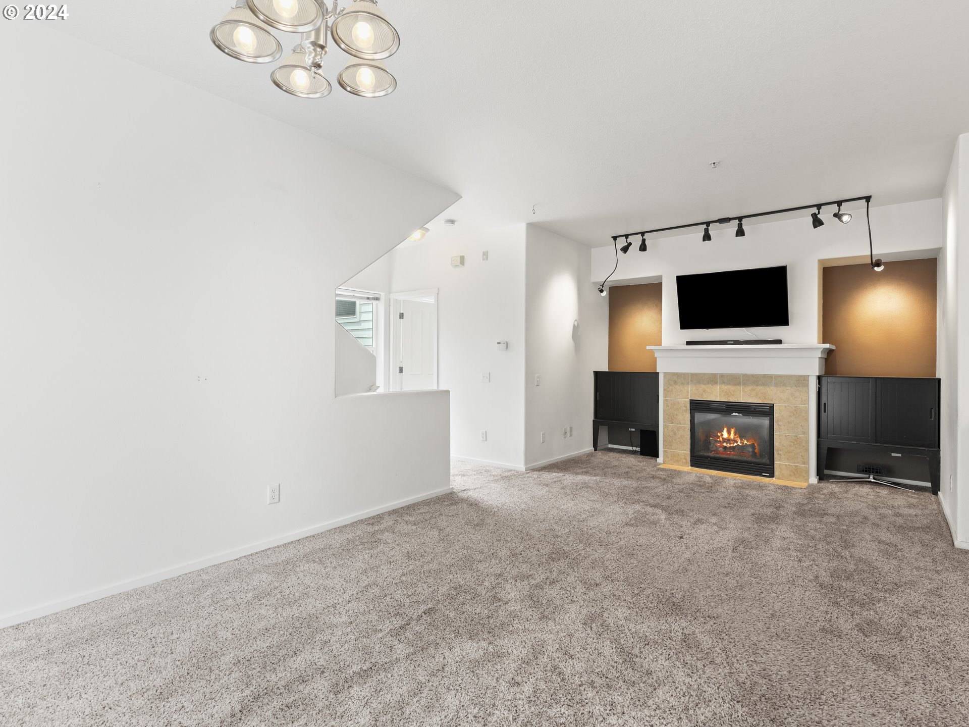 2004 NE CADBURY AVE 209