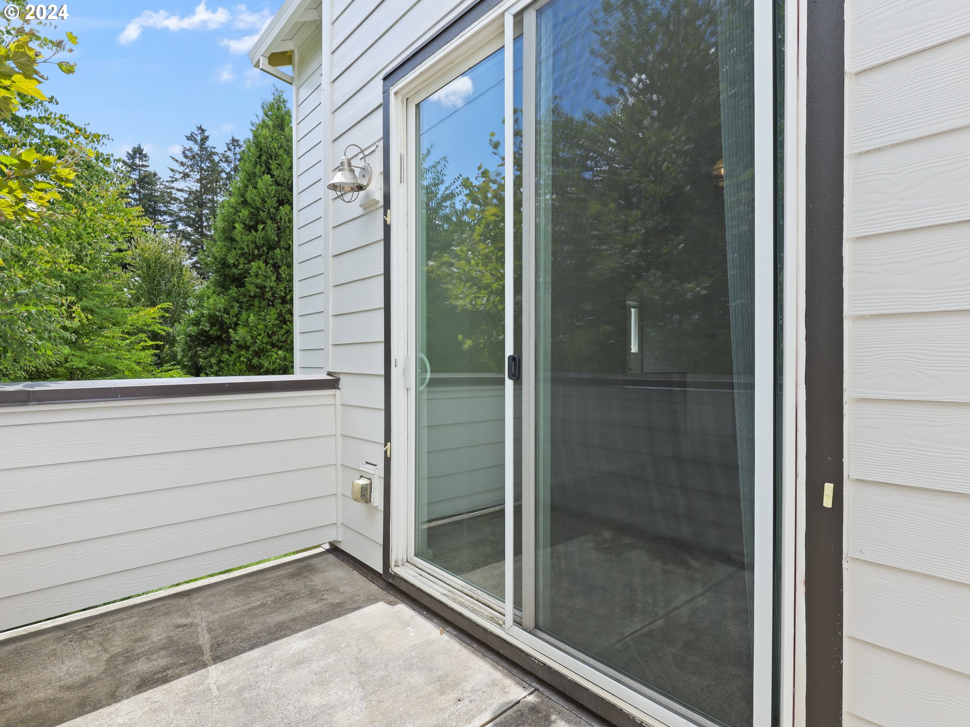 2004 NE CADBURY AVE 209