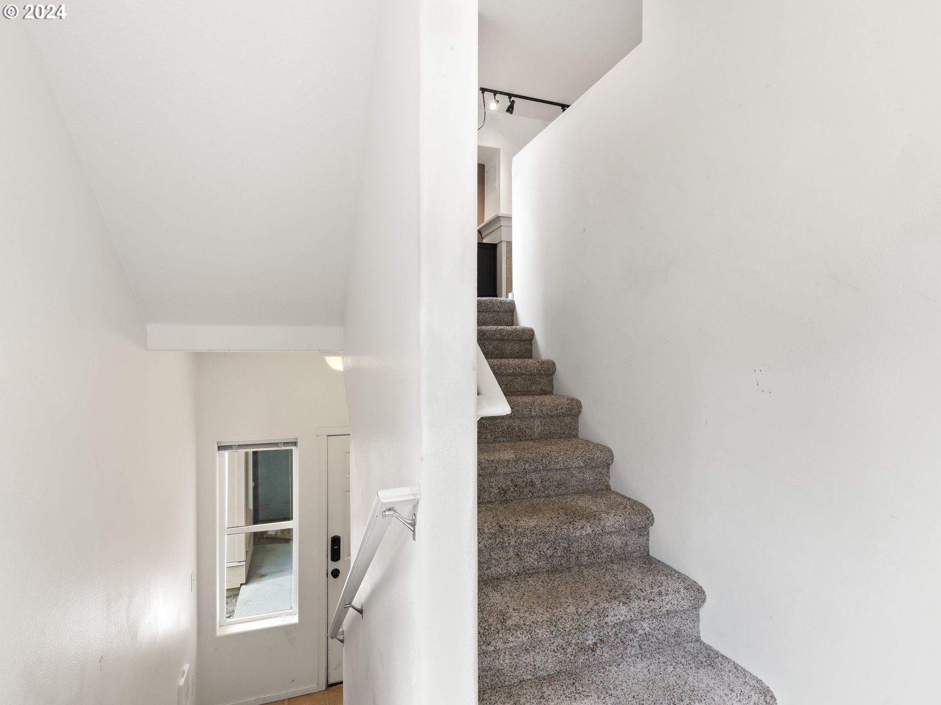 2004 NE CADBURY AVE 209