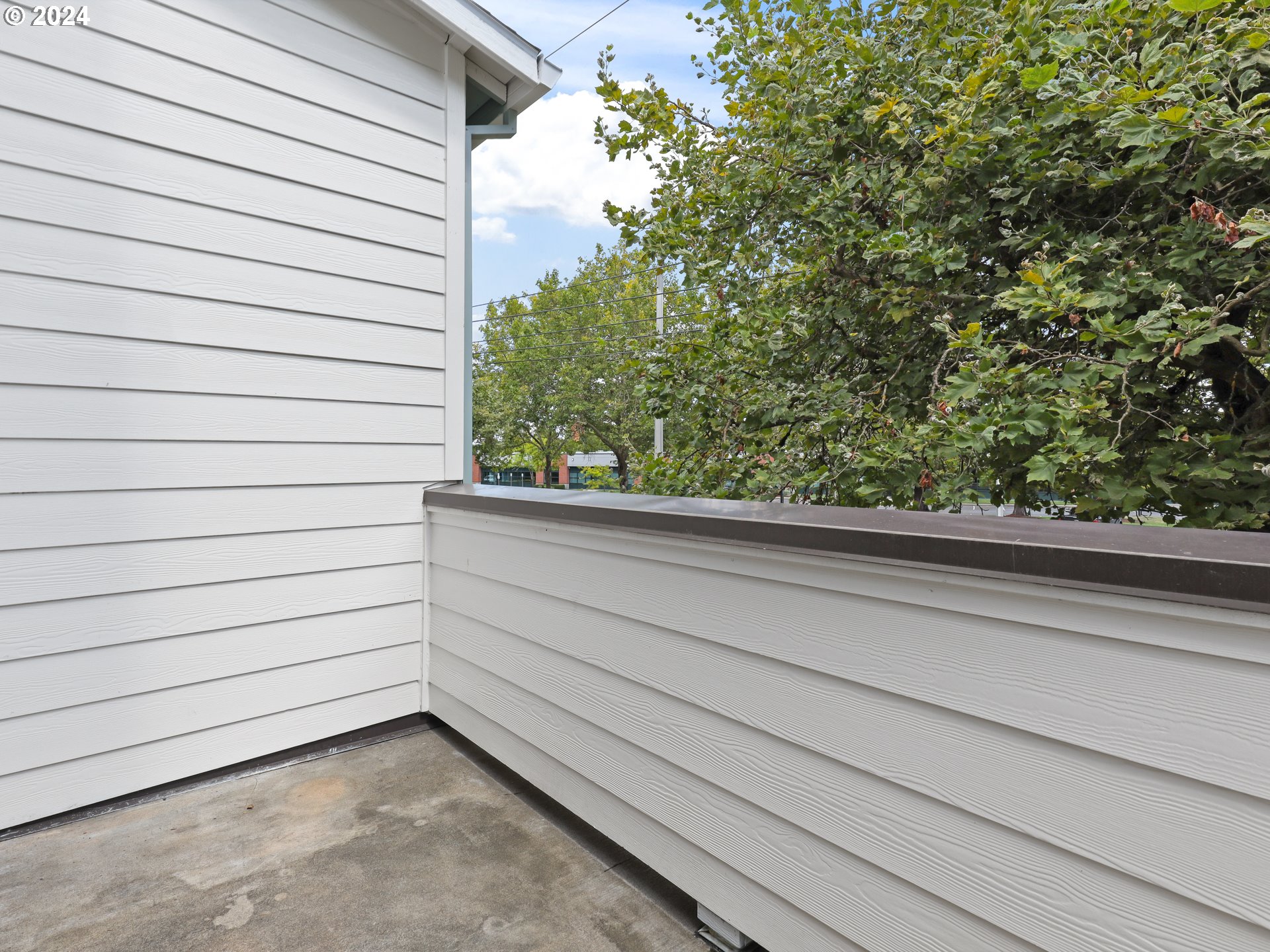 2004 NE CADBURY AVE 209