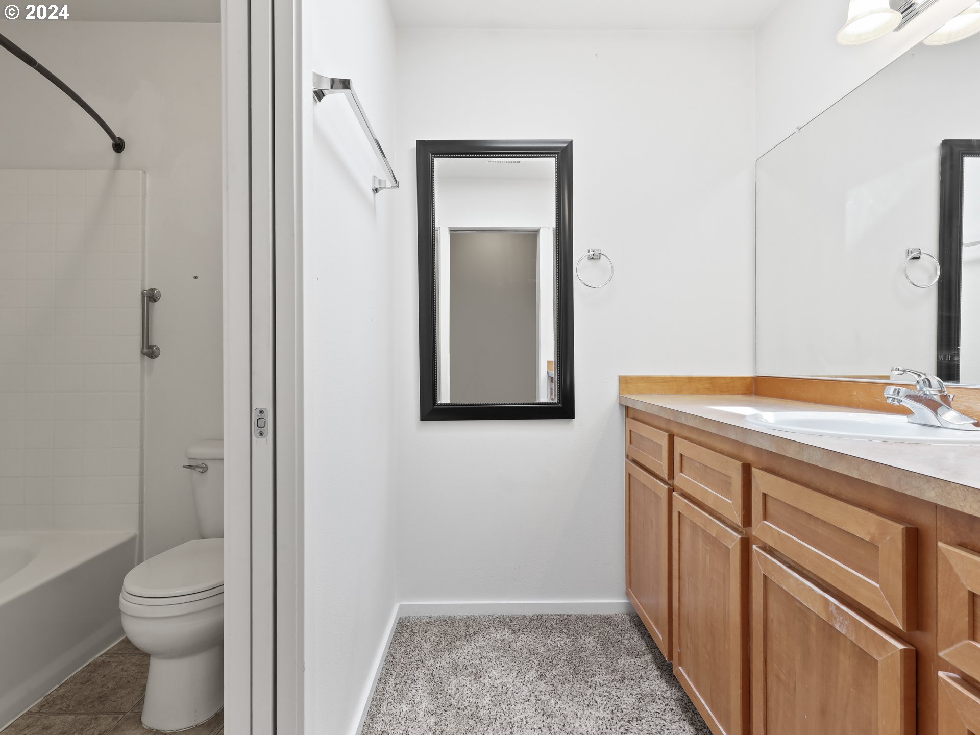 2004 NE CADBURY AVE 209