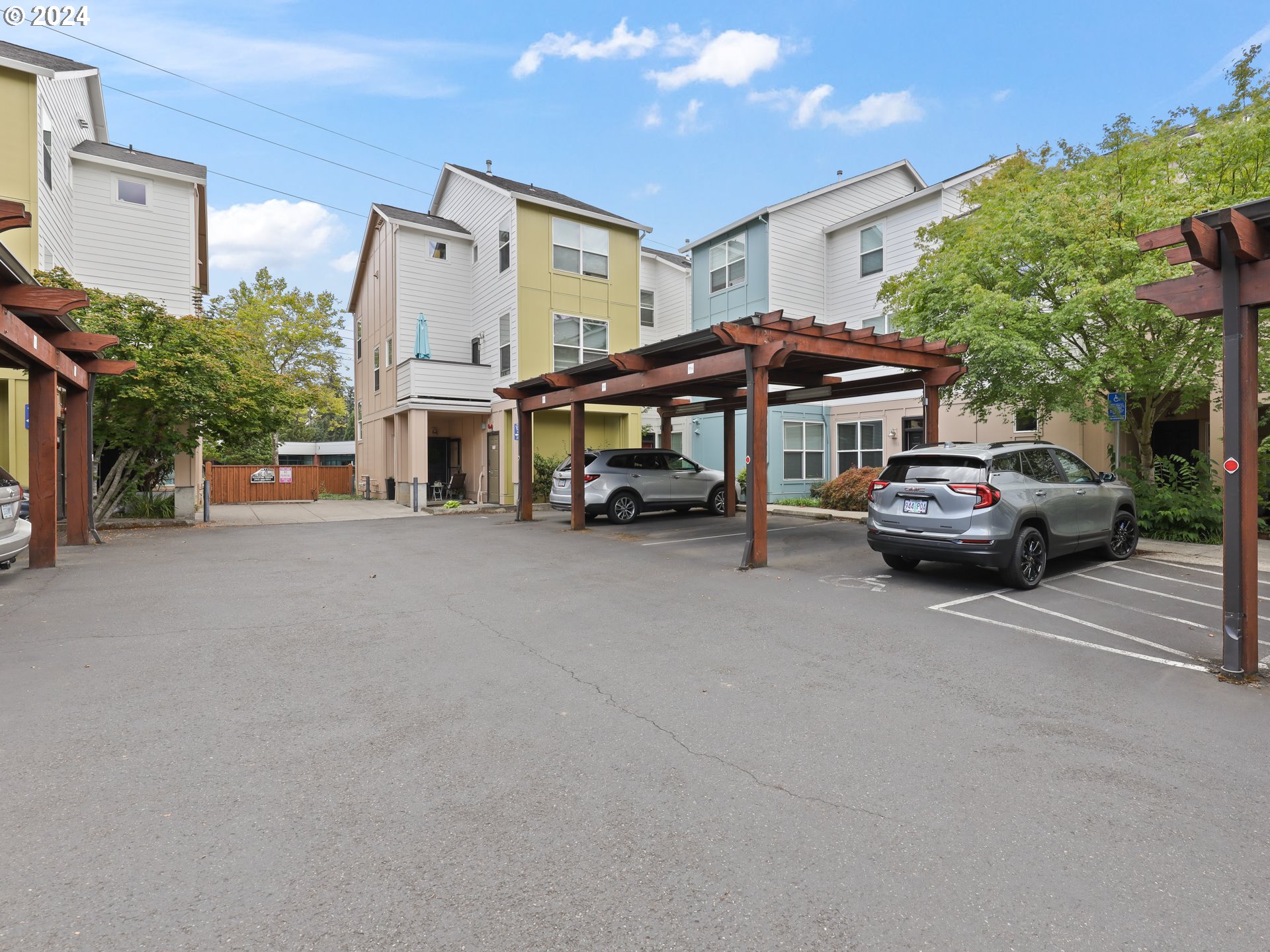 2004 NE CADBURY AVE 209