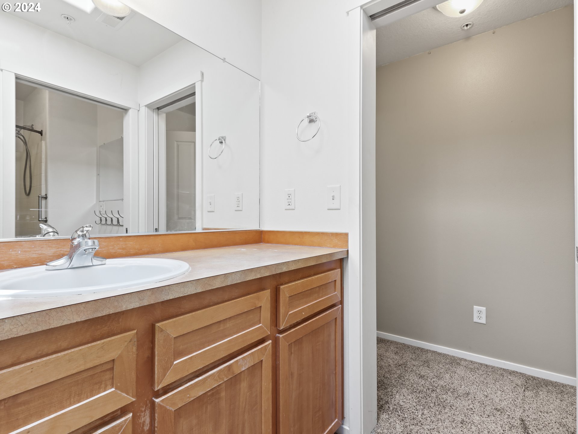 2004 NE CADBURY AVE 209