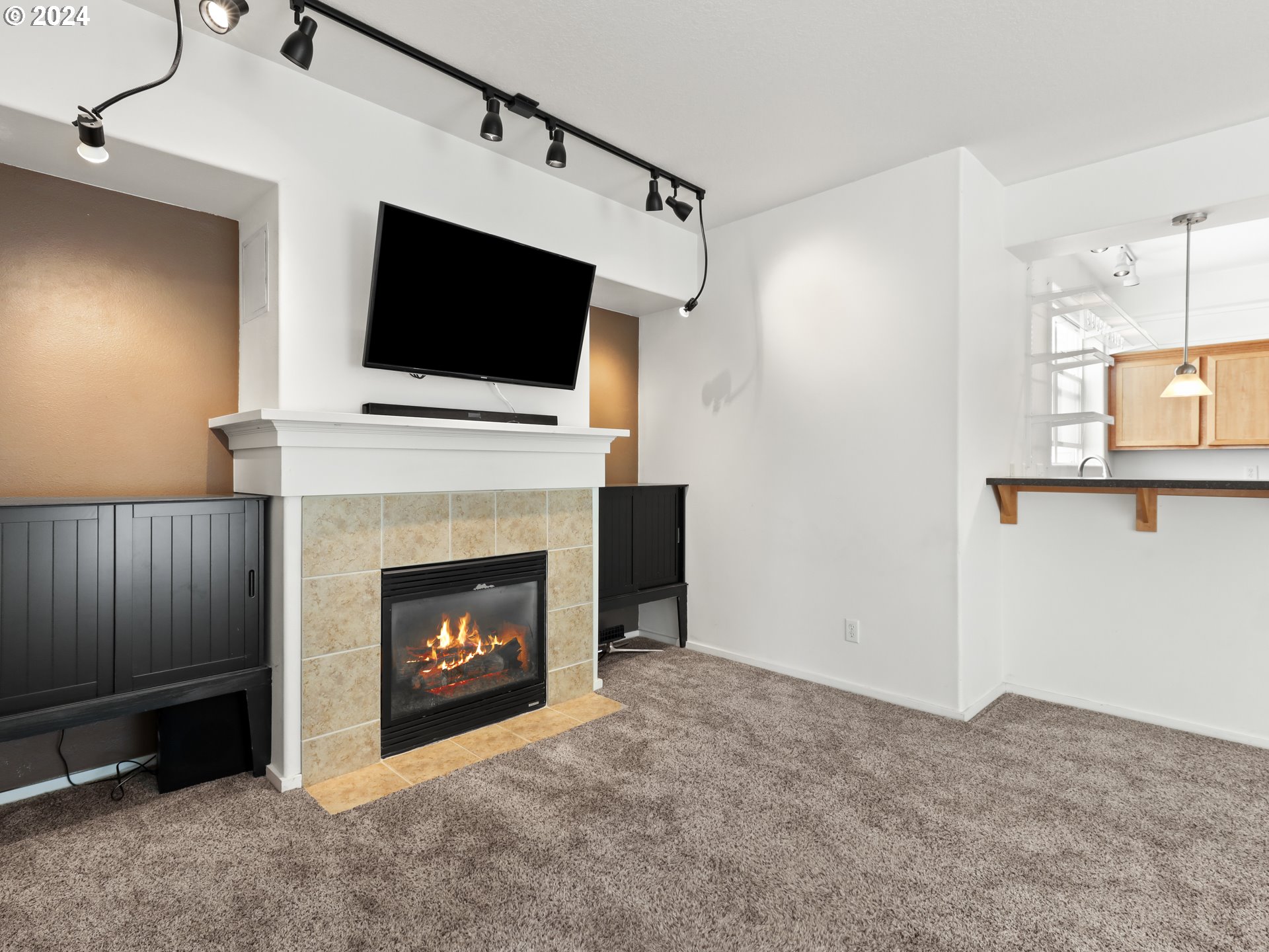 2004 NE CADBURY AVE 209