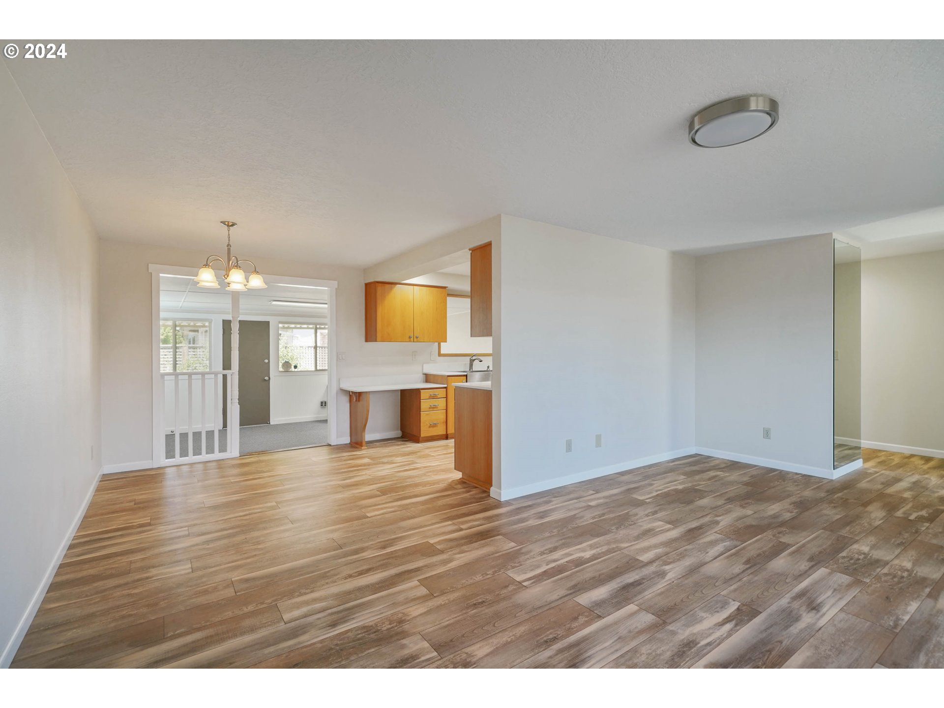1303 VANDERBECK LN