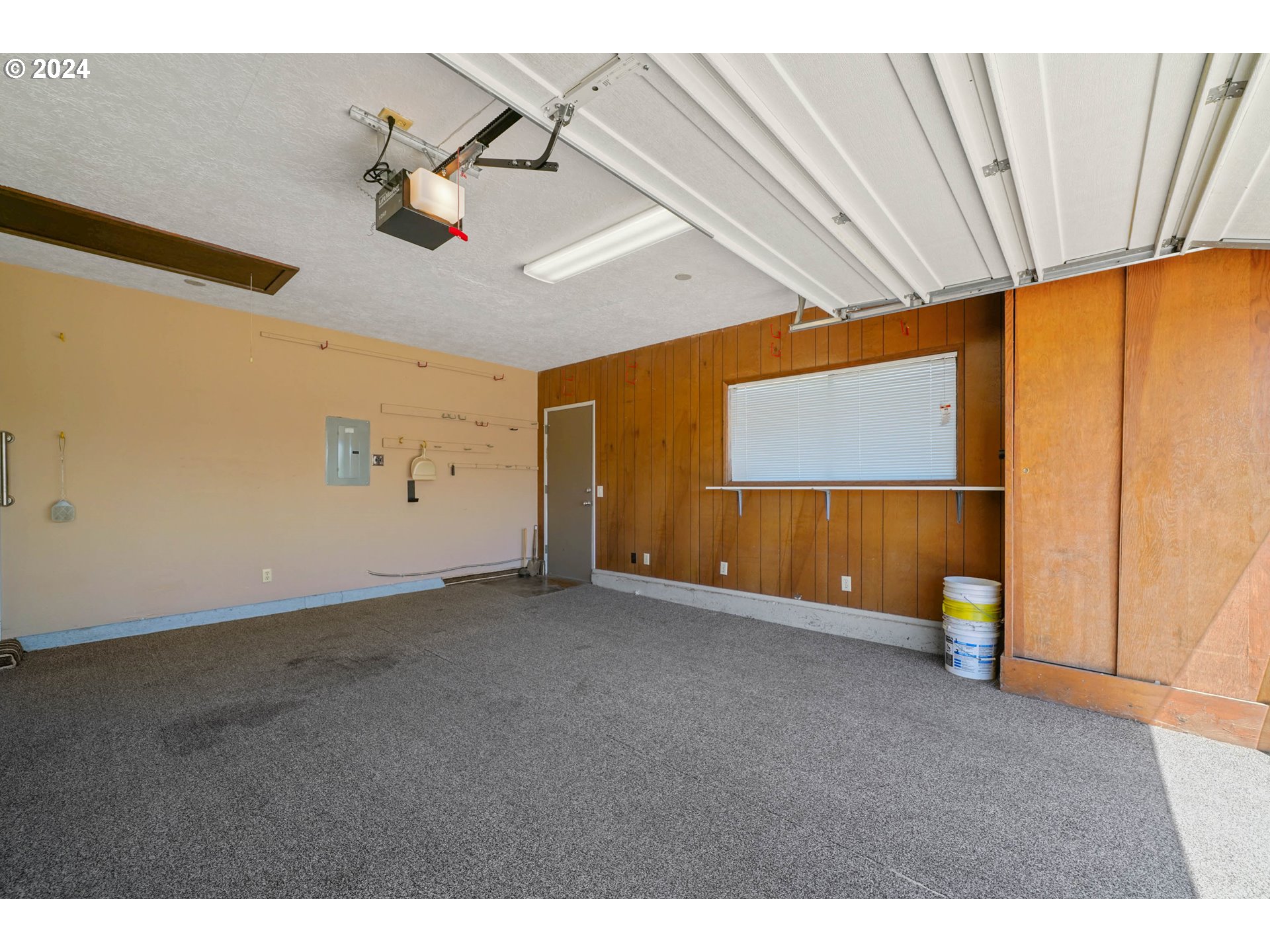 1303 VANDERBECK LN