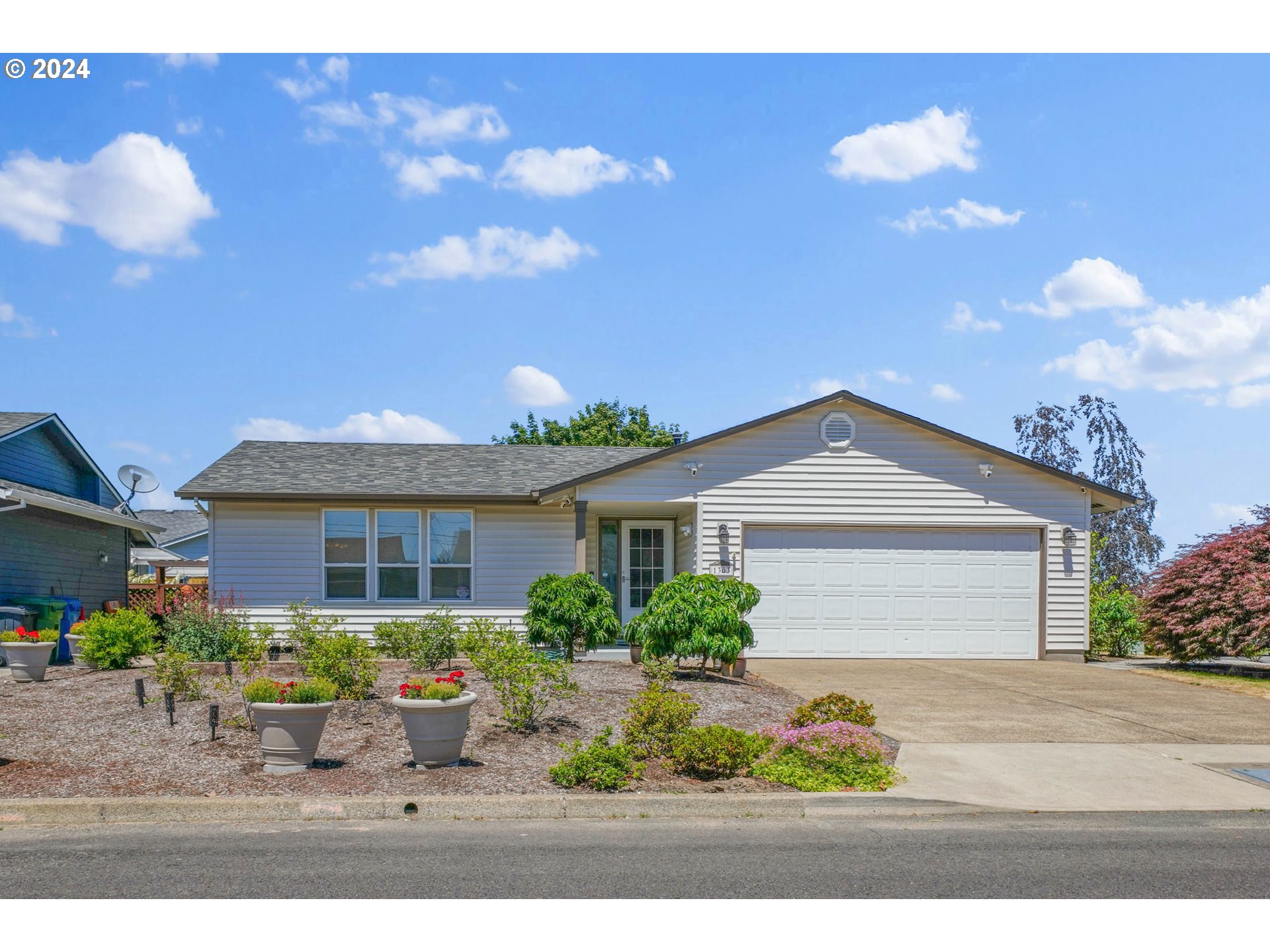 1303 VANDERBECK LN