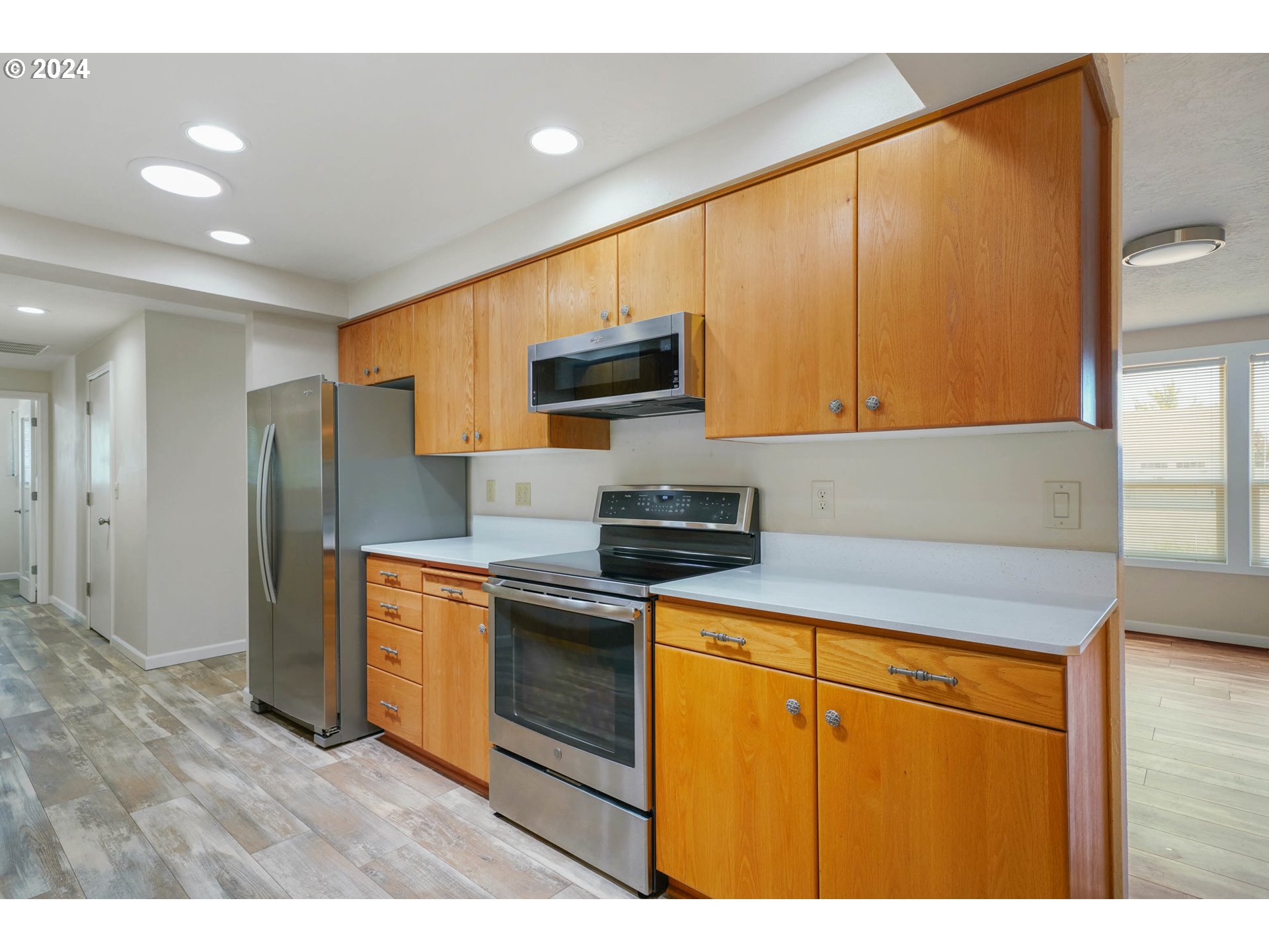 1303 VANDERBECK LN