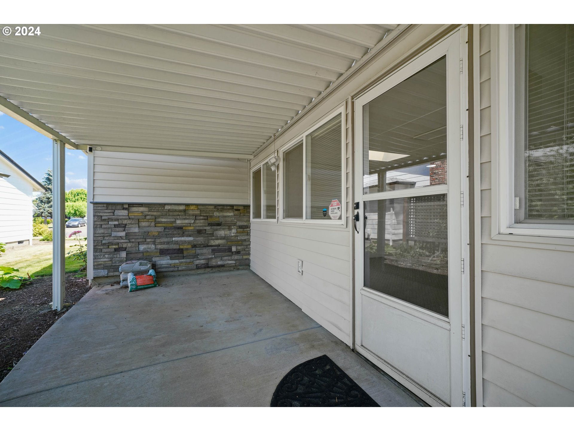 1303 VANDERBECK LN